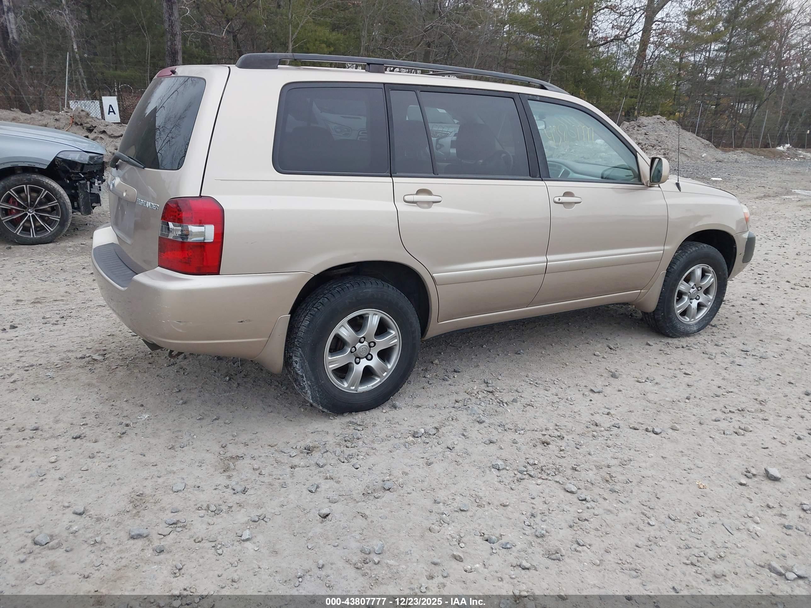 TOYOTA HIGHLANDER image 4
