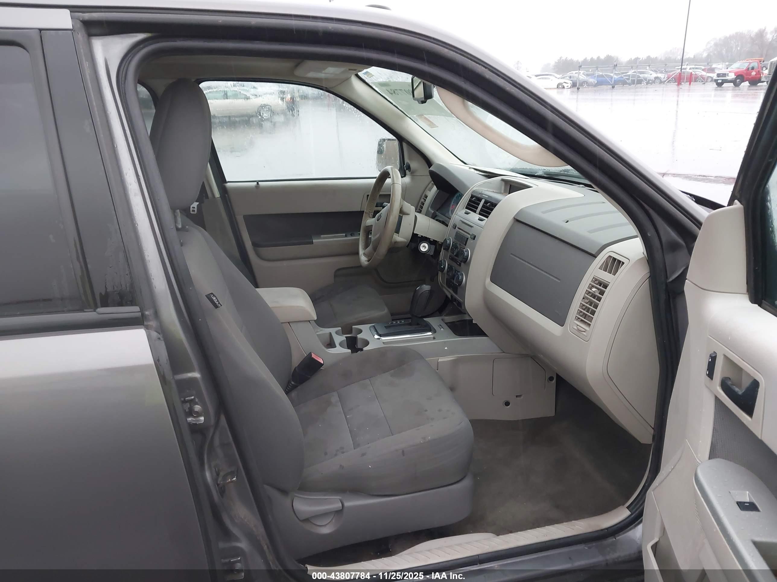 FORD ESCAPE image 5
