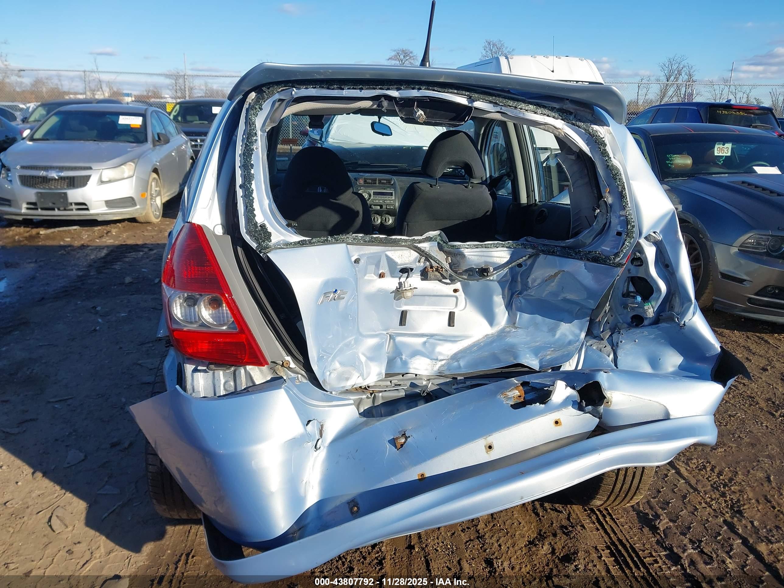 HONDA FIT image 6