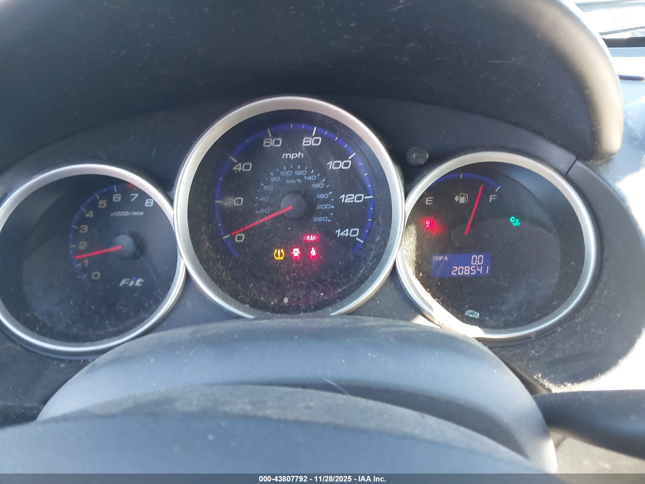 HONDA FIT image 7