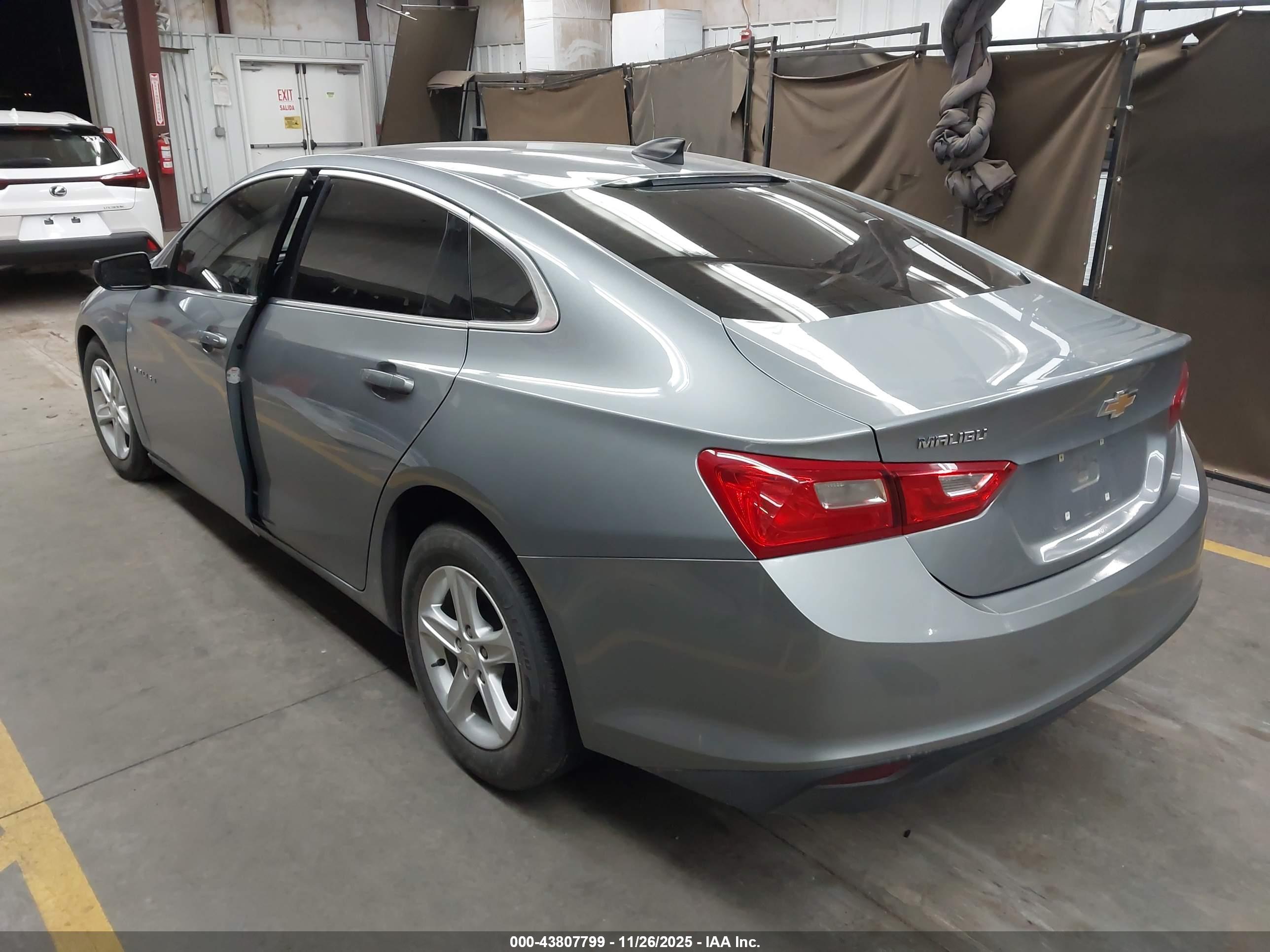 CHEVROLET MALIBU image 3