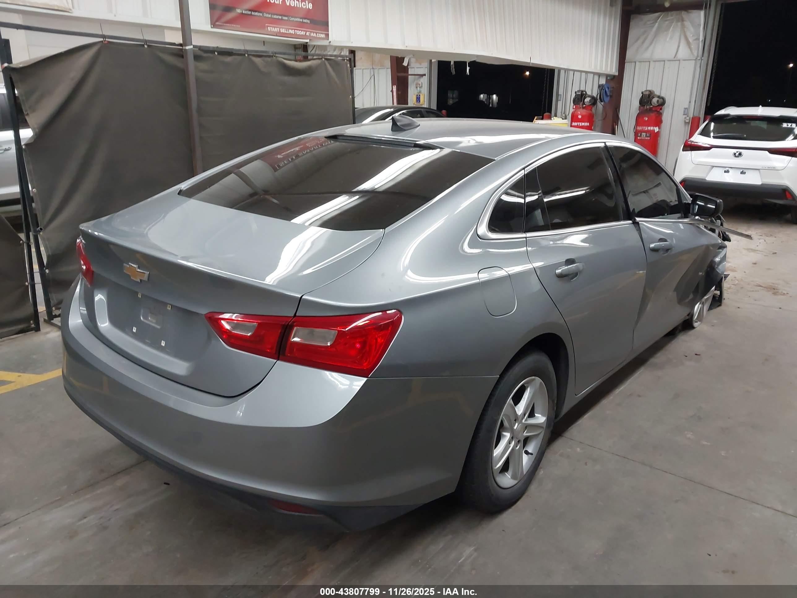 CHEVROLET MALIBU image 4