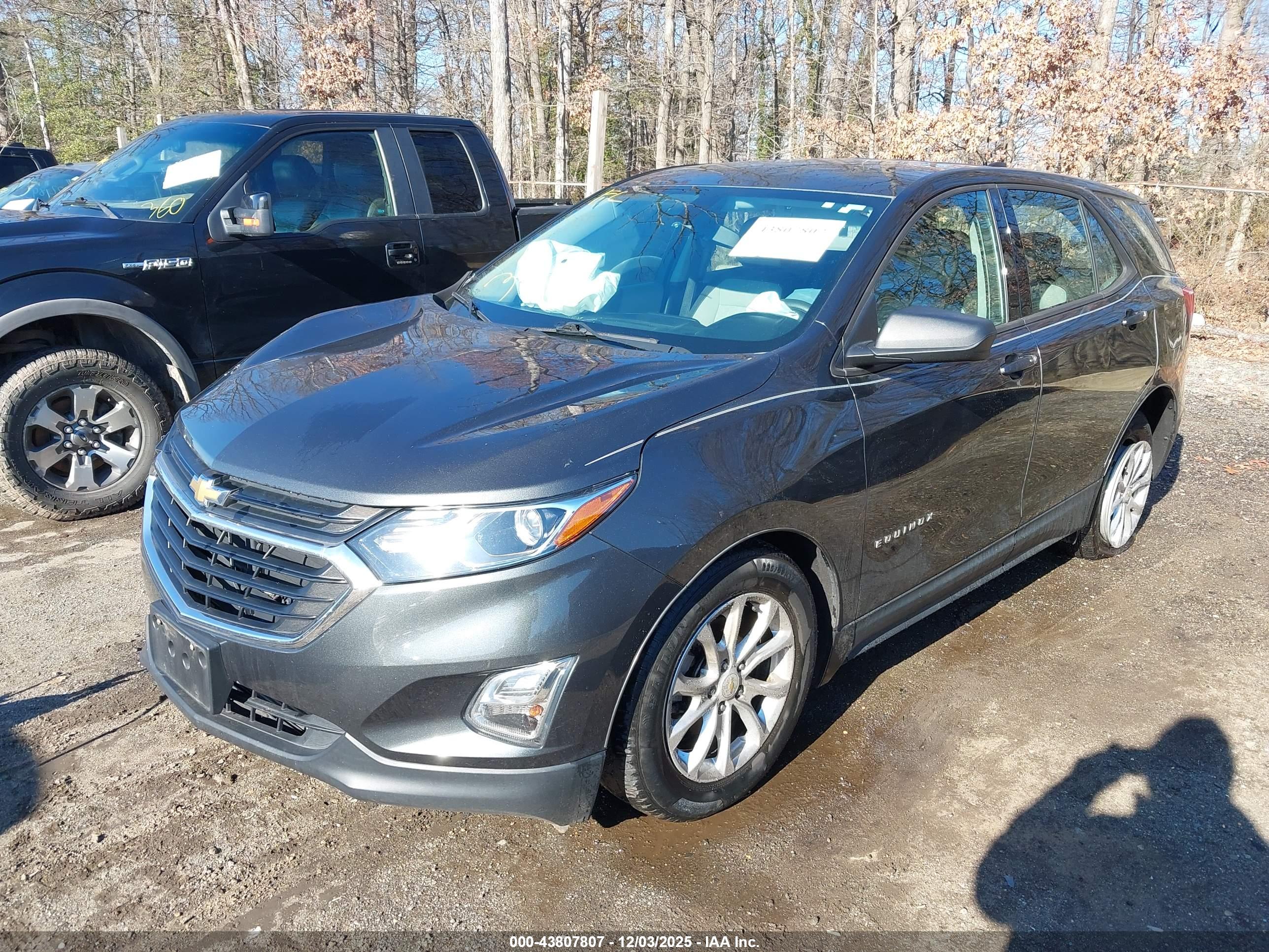 CHEVROLET EQUINOX image 2