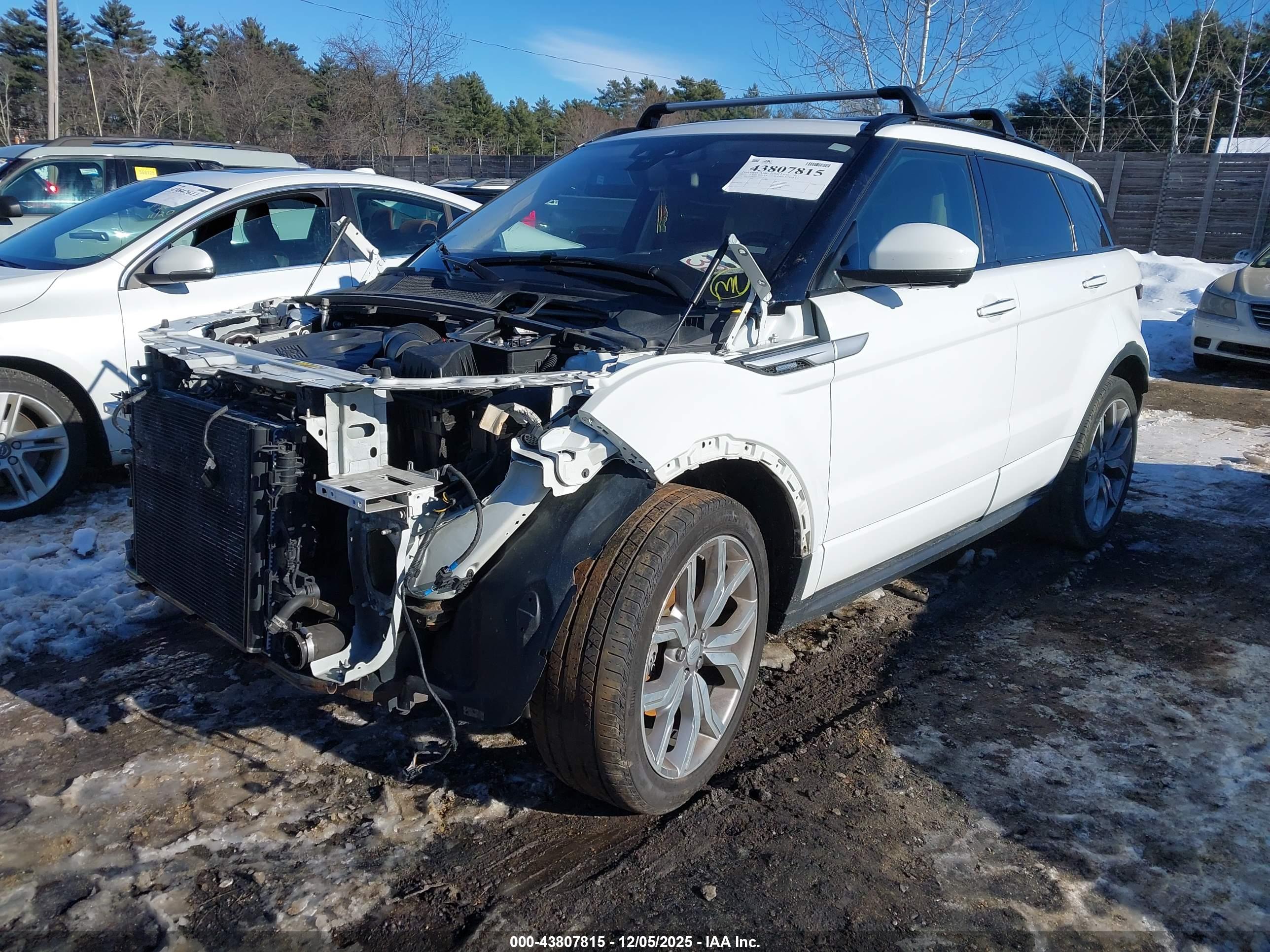 LAND ROVER image 2