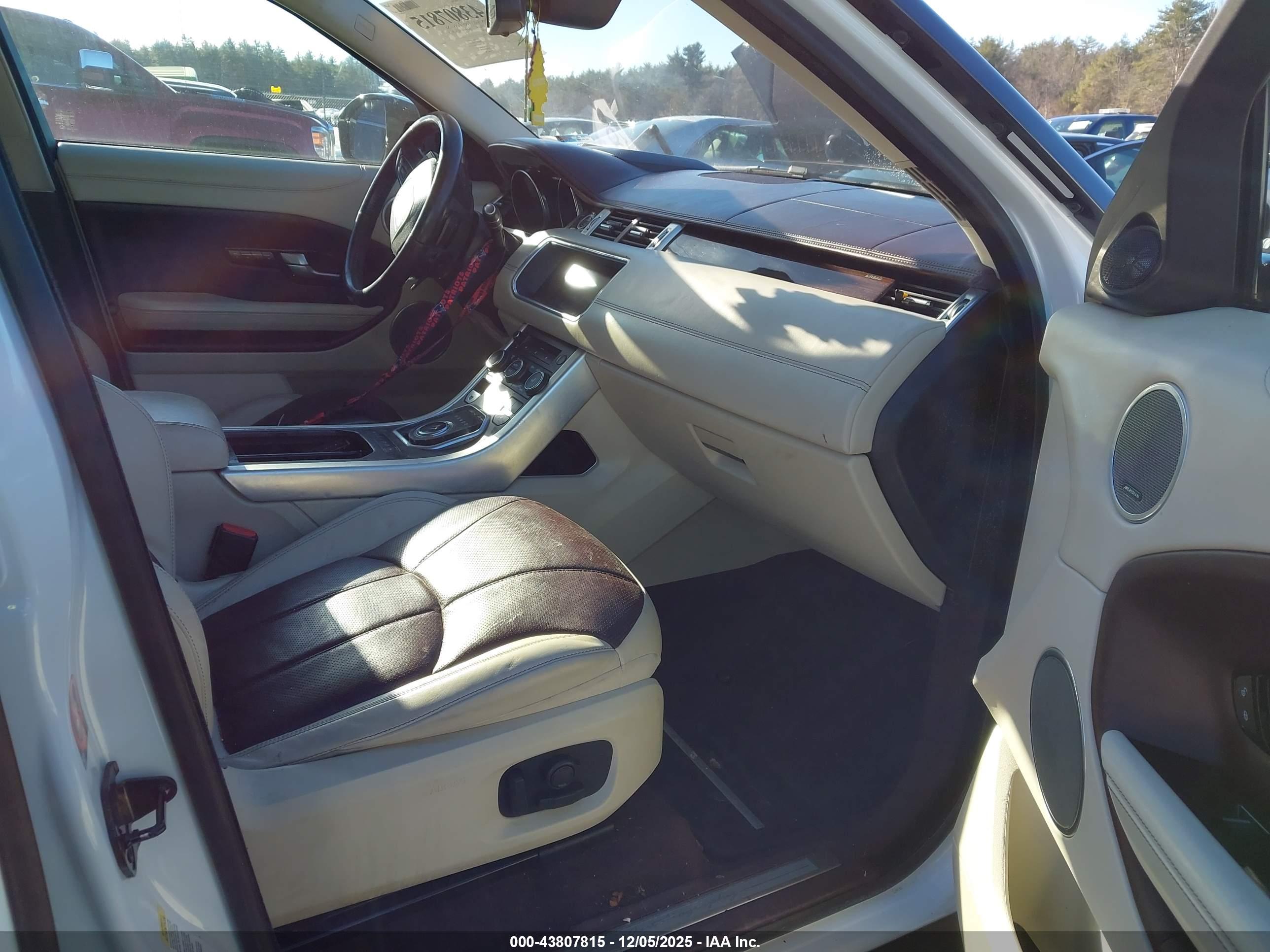 LAND ROVER image 5