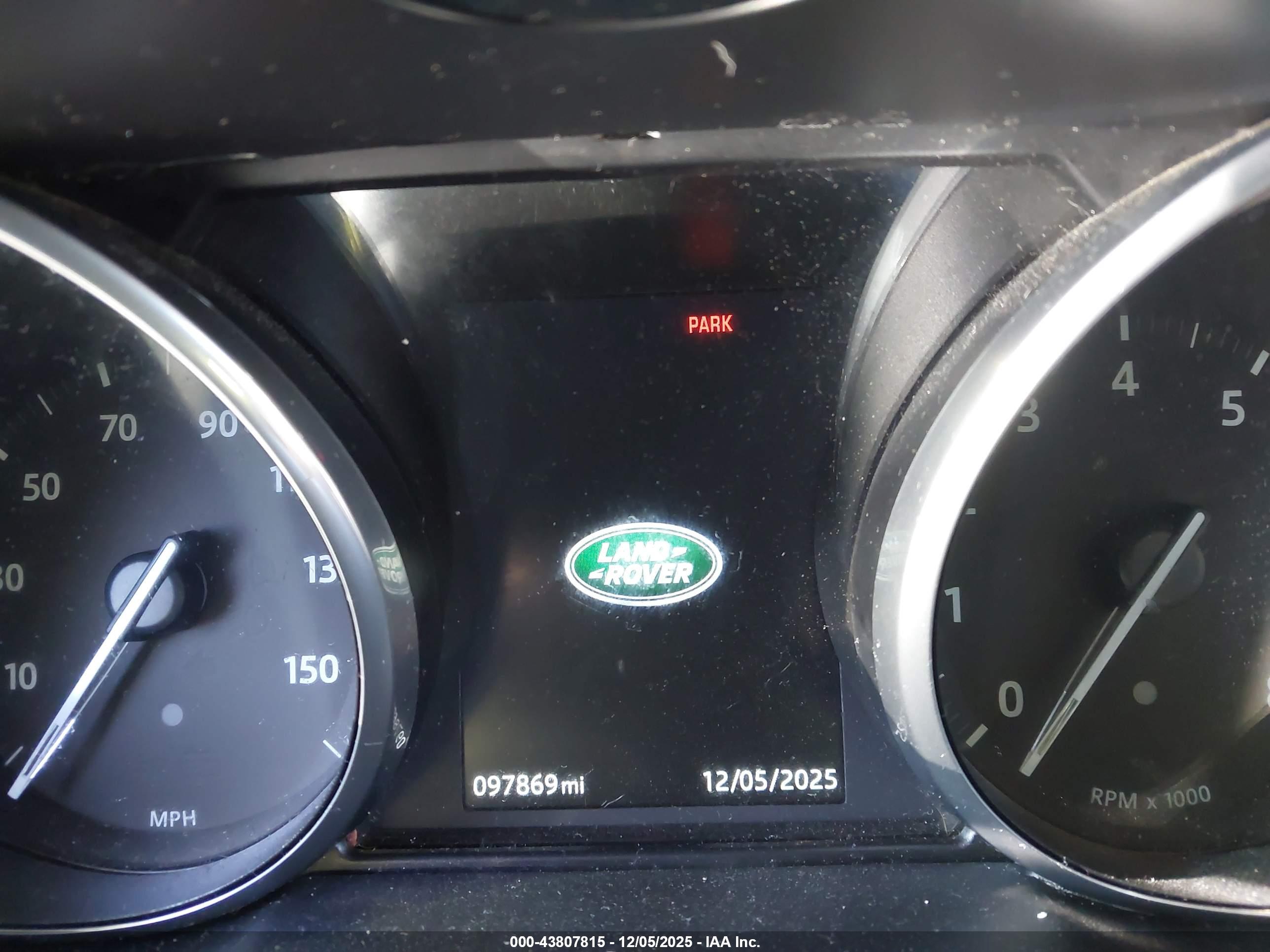 LAND ROVER image 7