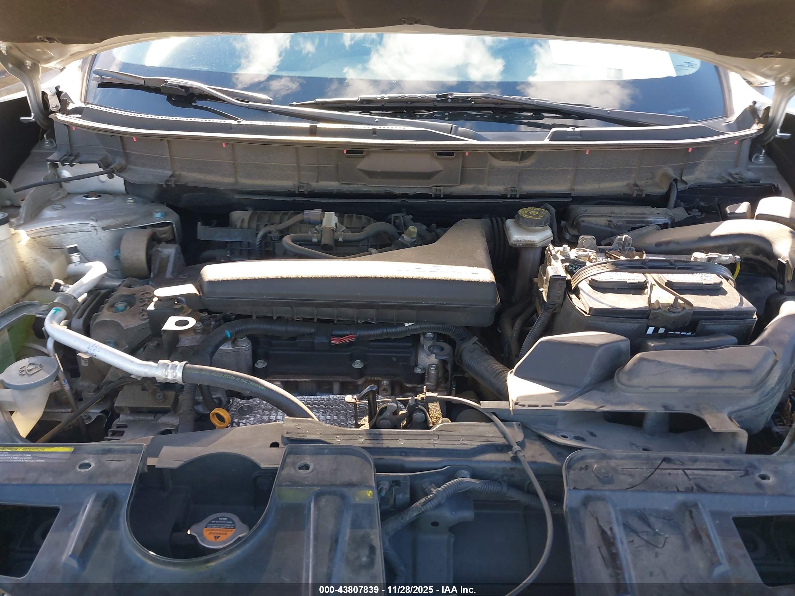 NISSAN ROGUE image 10