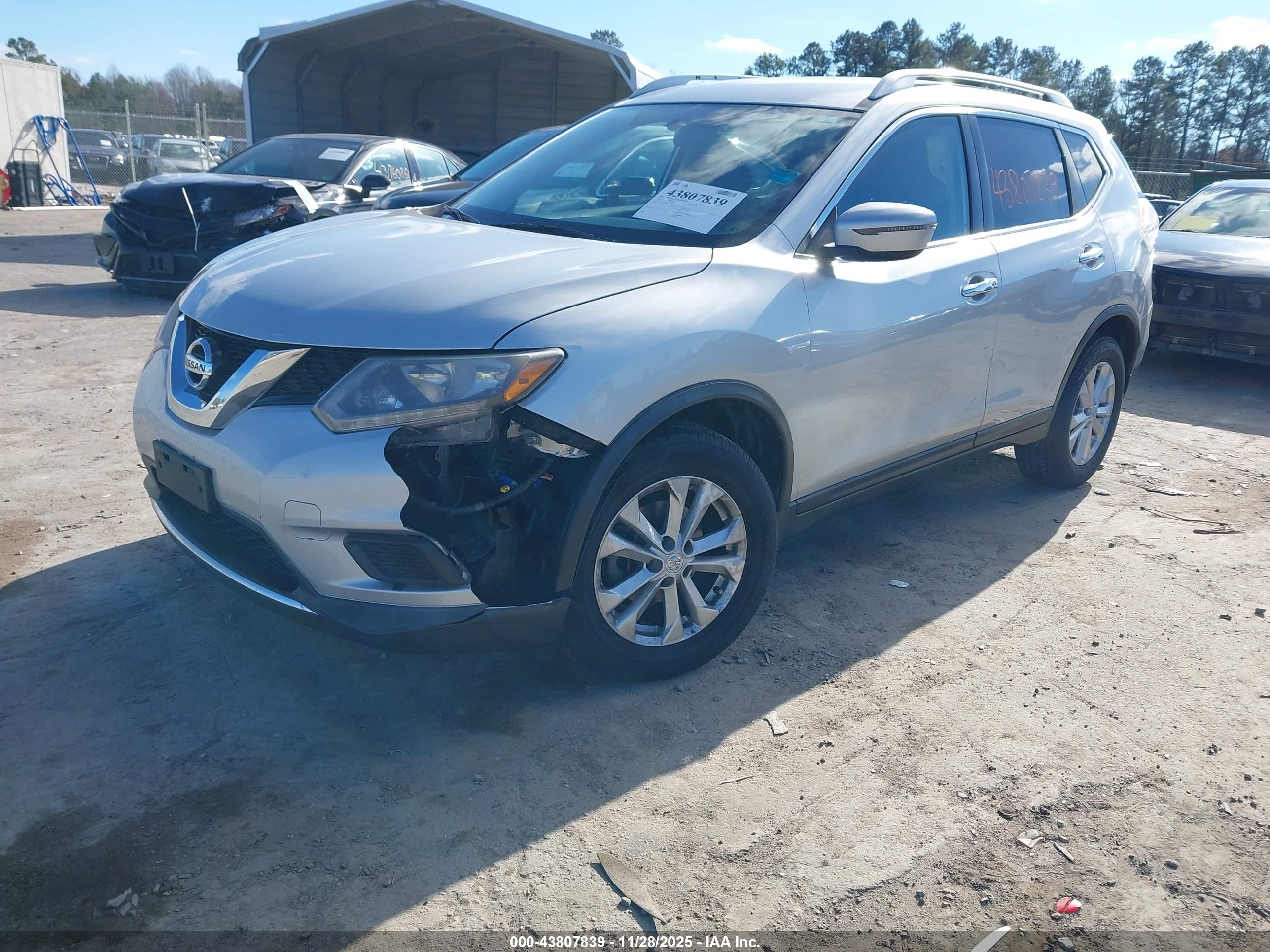 NISSAN ROGUE image 2