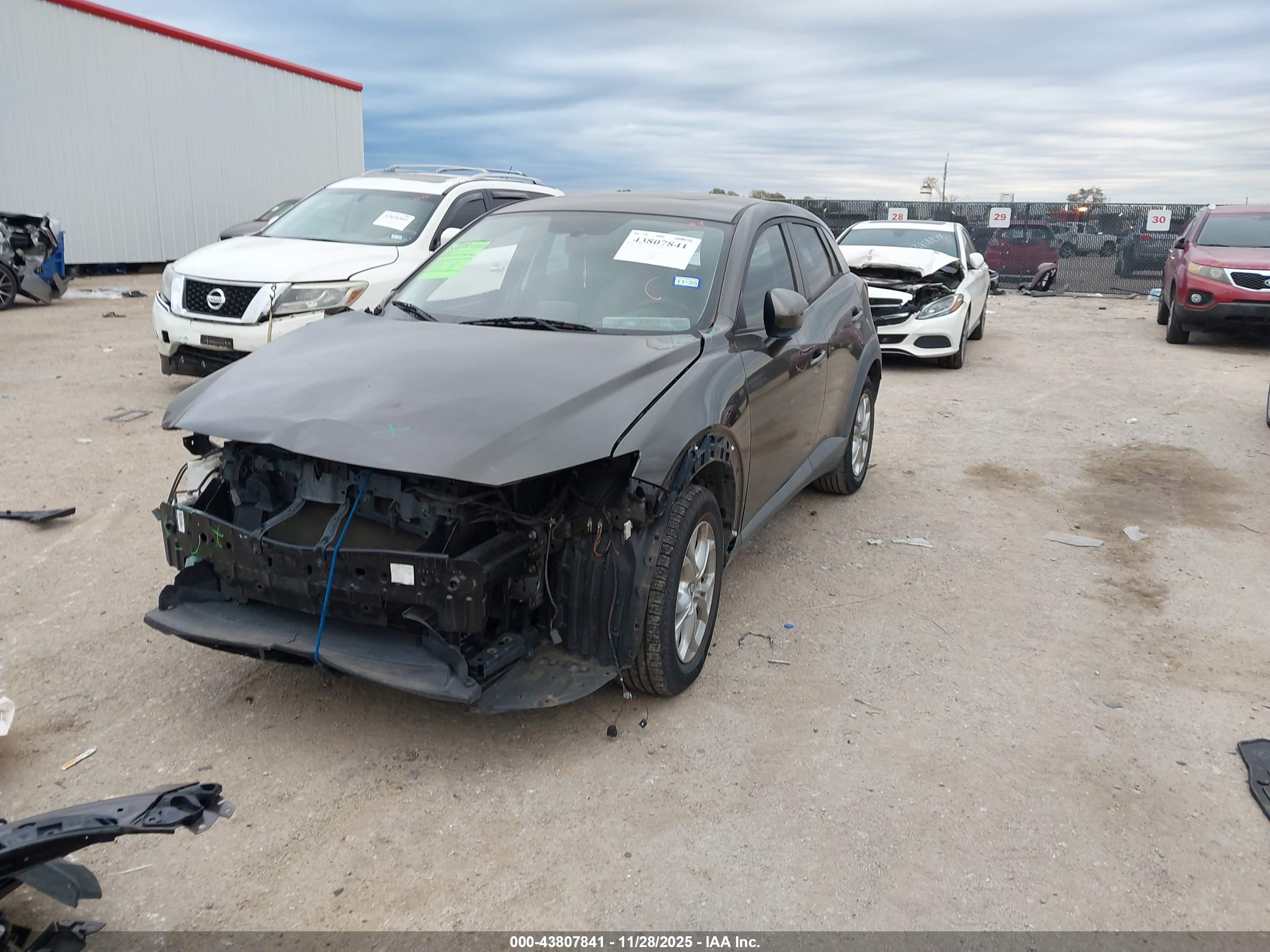MAZDA CX-3 image 2