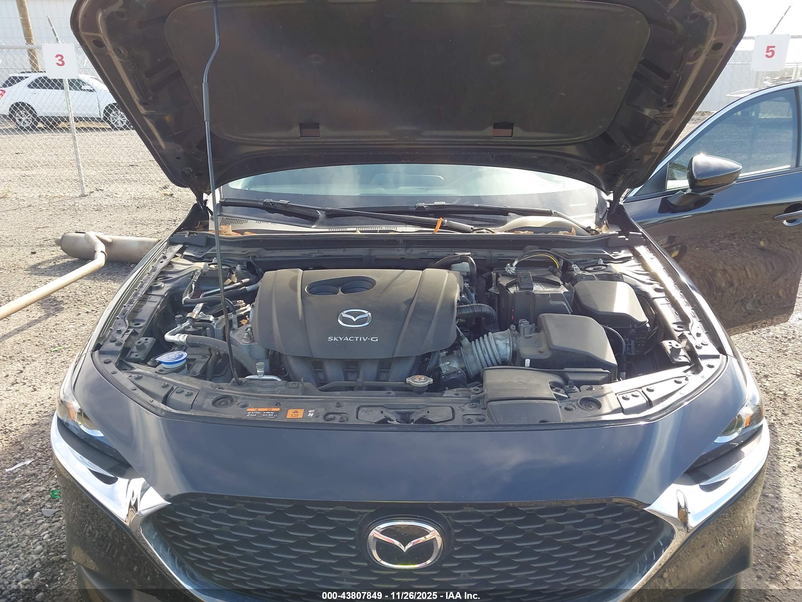 MAZDA MAZDA3 image 10