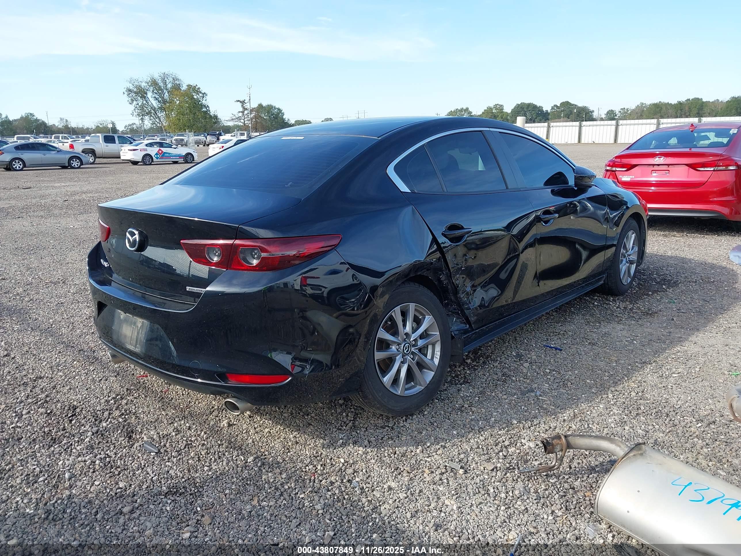 MAZDA MAZDA3 image 4