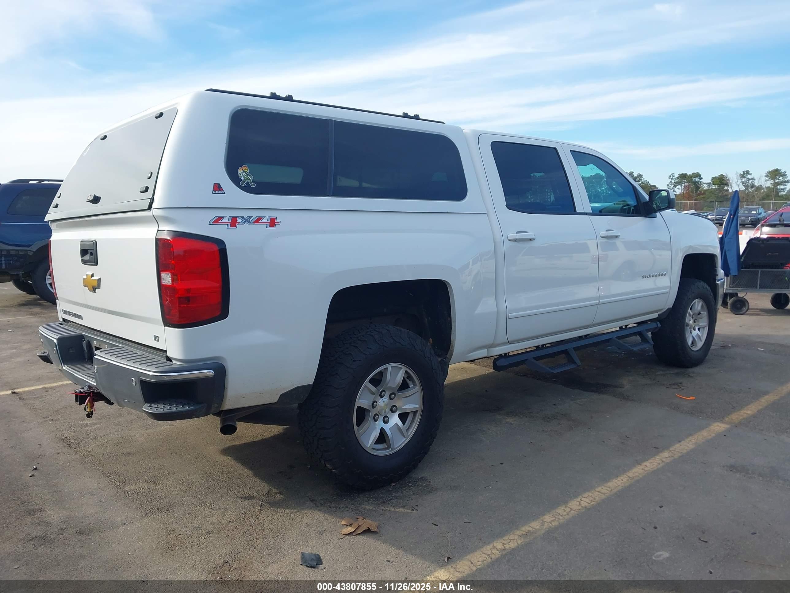 CHEVROLET SILVERADO image 4