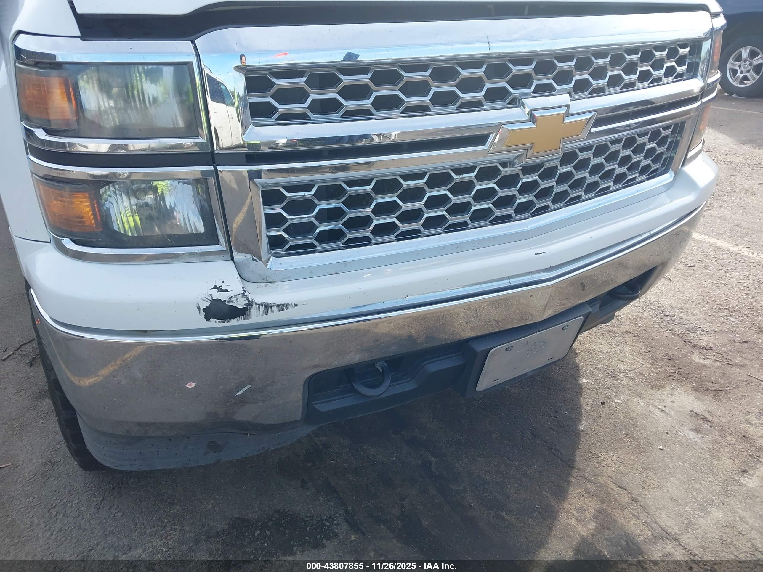 CHEVROLET SILVERADO image 6