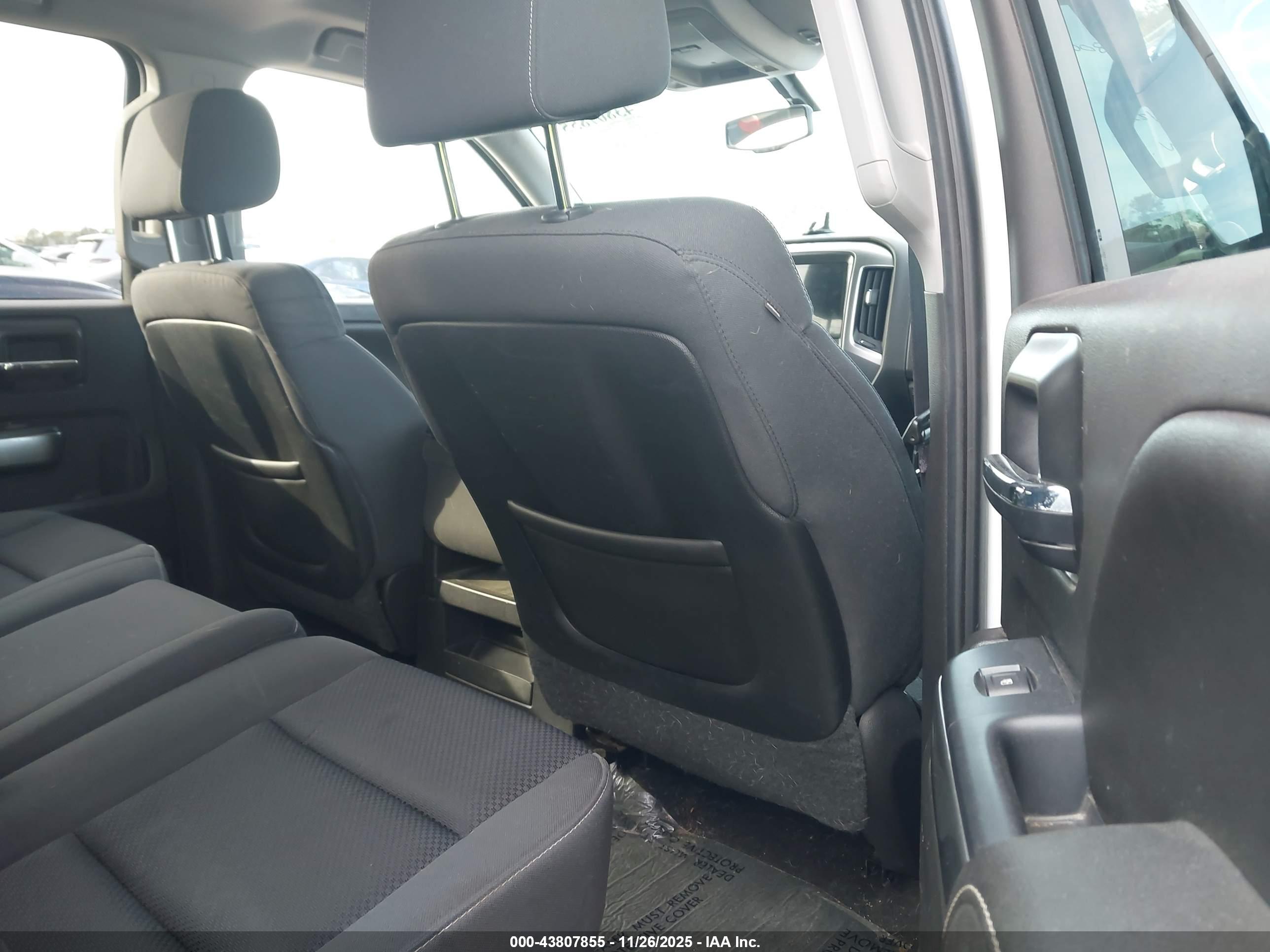 CHEVROLET SILVERADO image 8