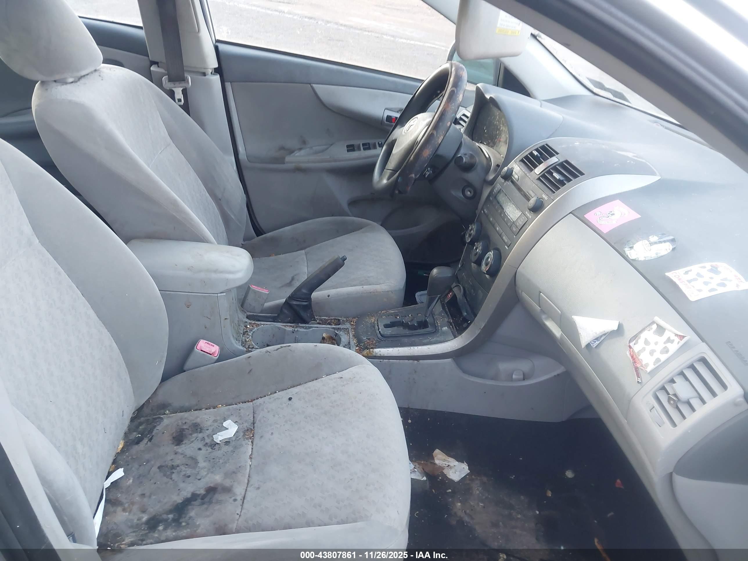 TOYOTA COROLLA image 5