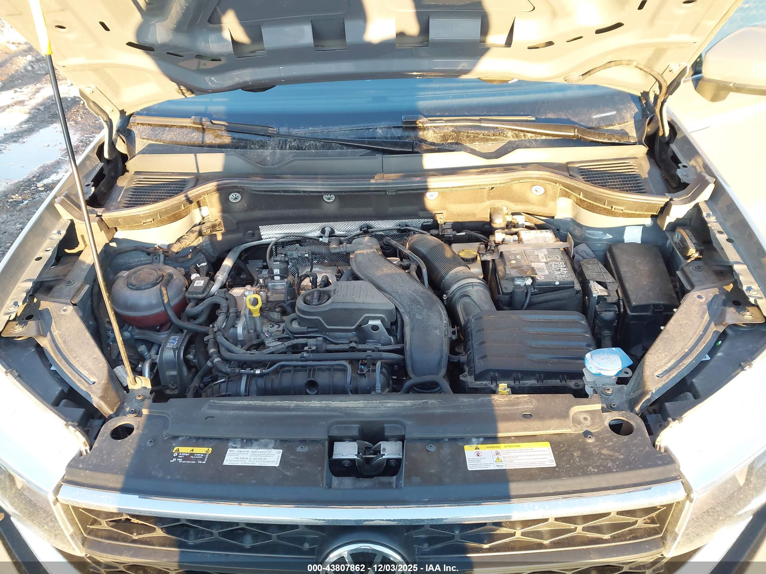 VOLKSWAGEN TAOS image 10