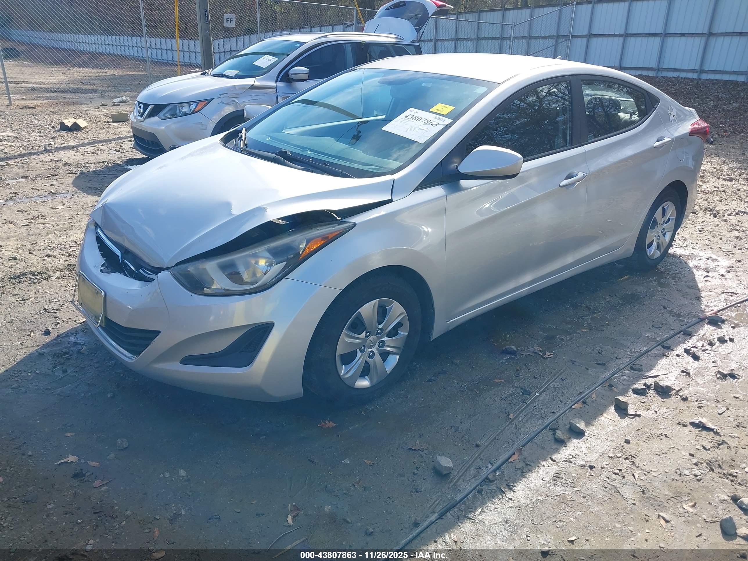 HYUNDAI ELANTRA image 2