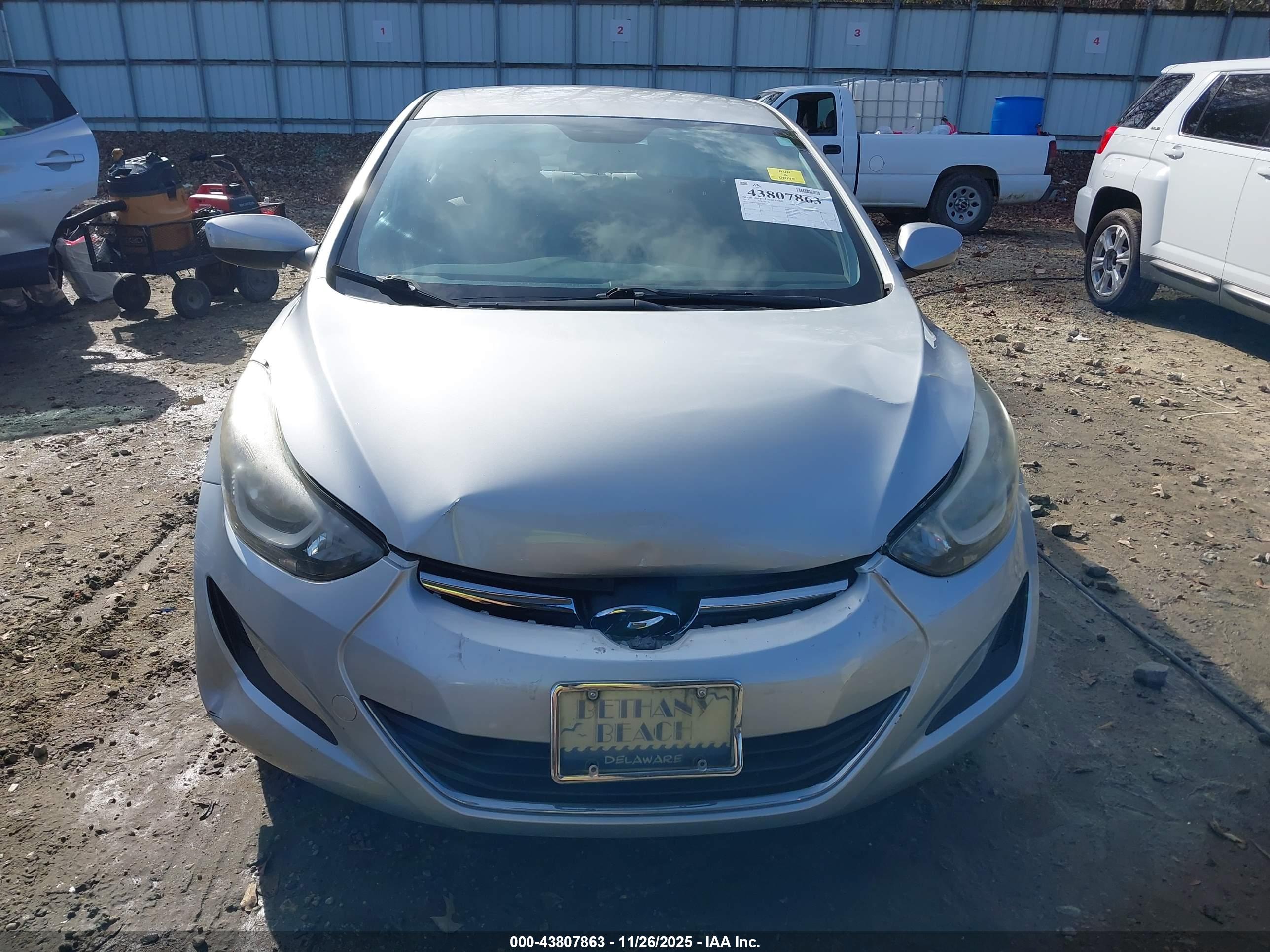 HYUNDAI ELANTRA image 6