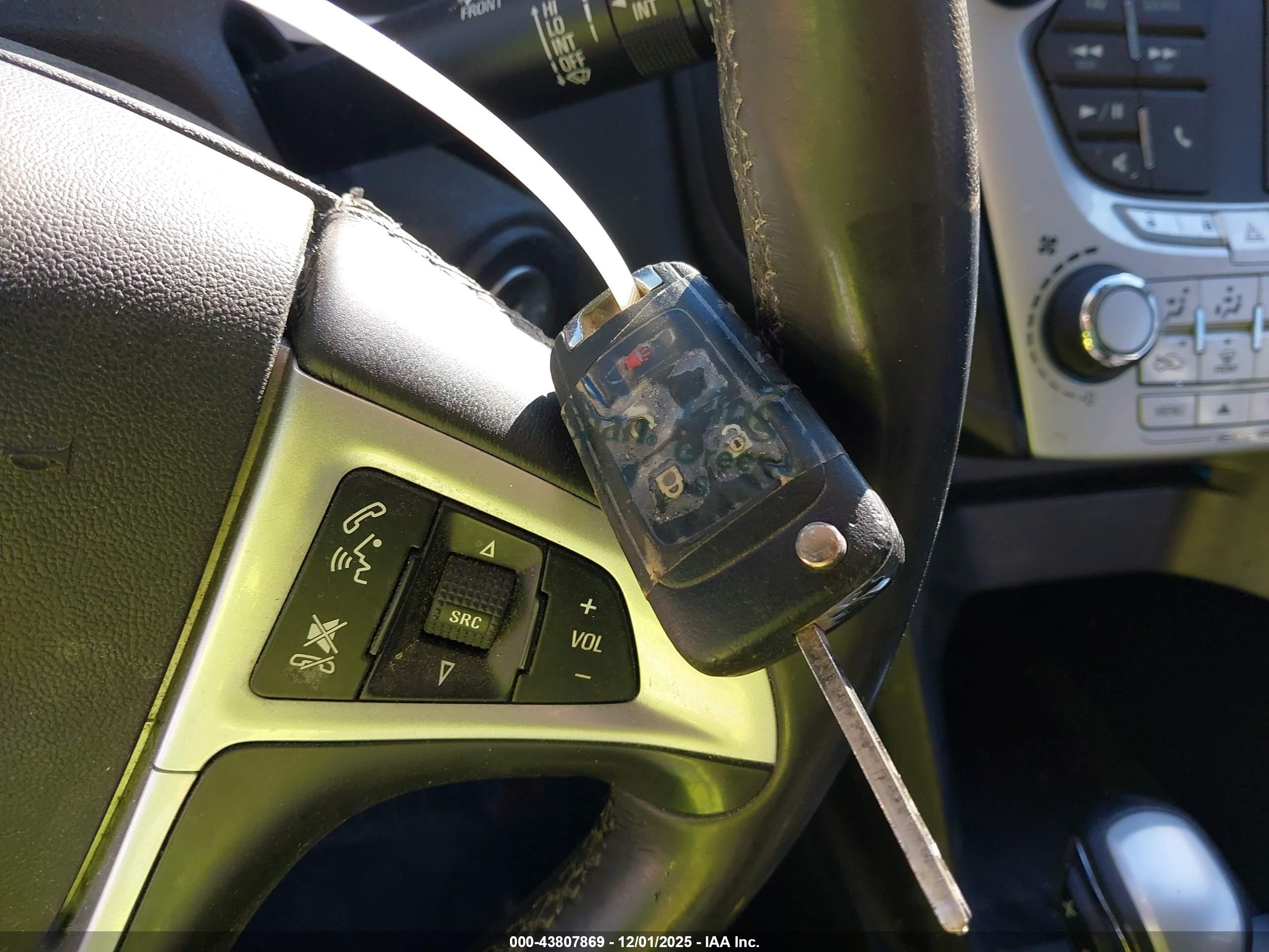 CHEVROLET EQUINOX image 11
