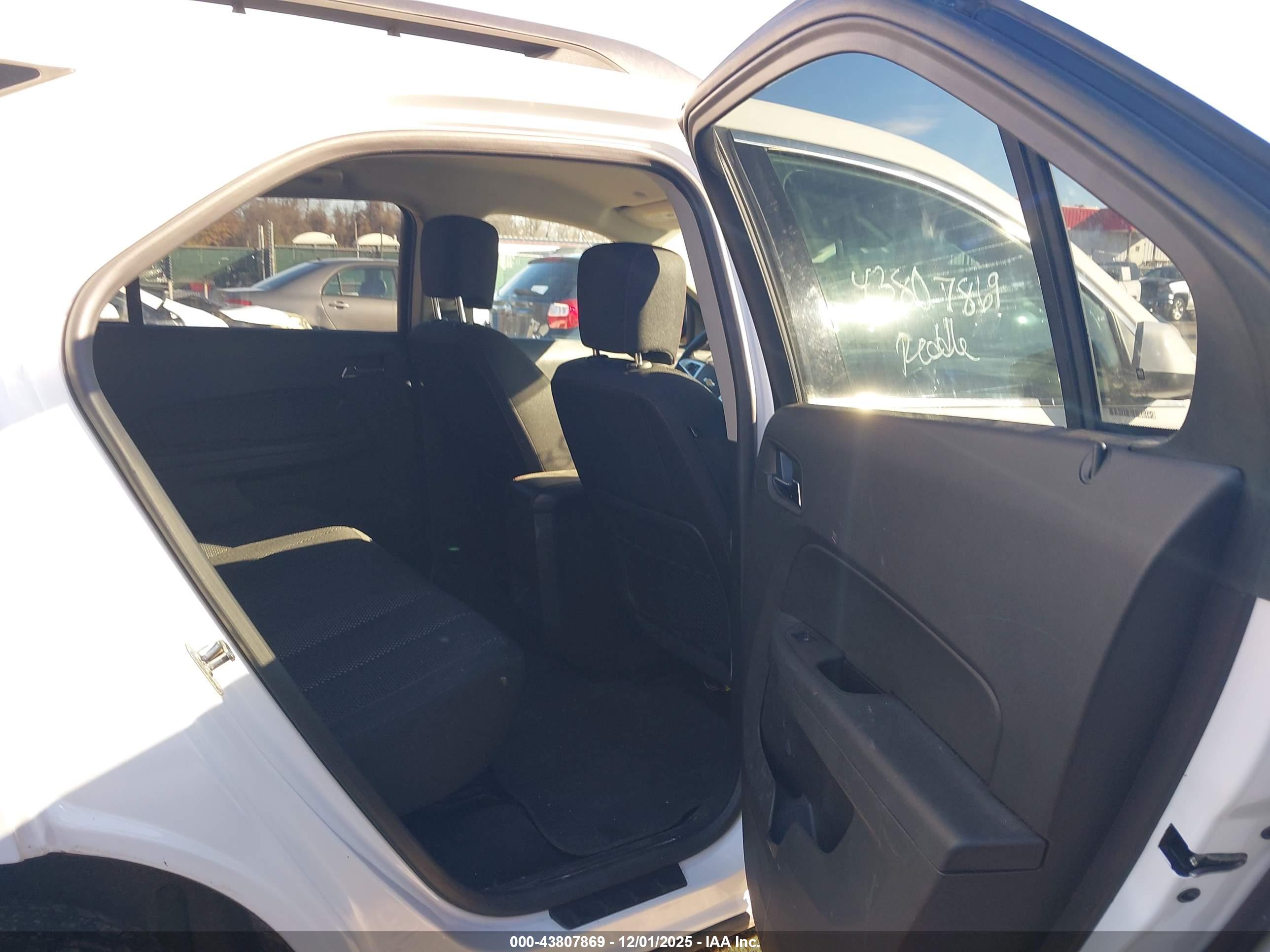 CHEVROLET EQUINOX image 8