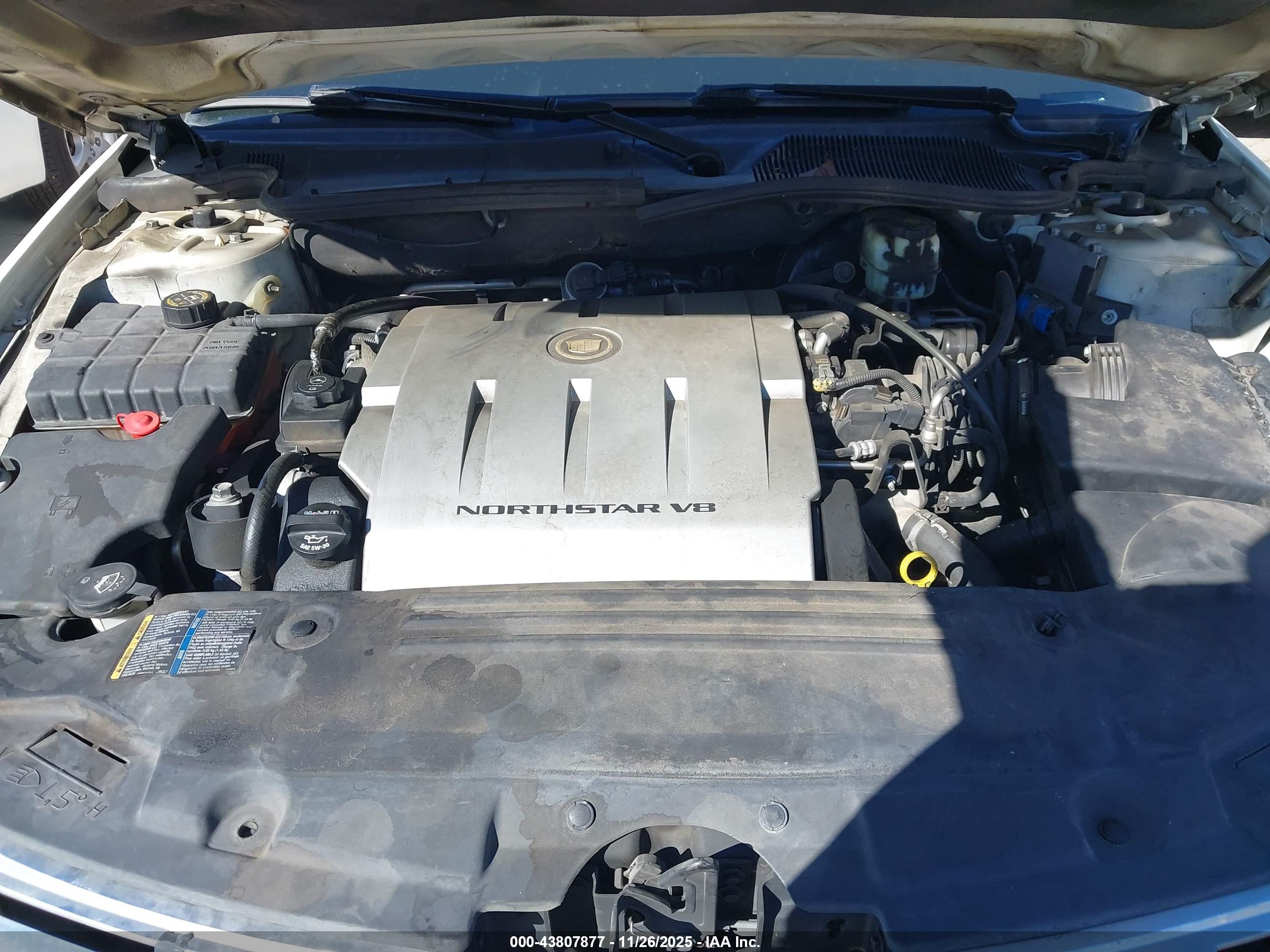 CADILLAC DTS image 10