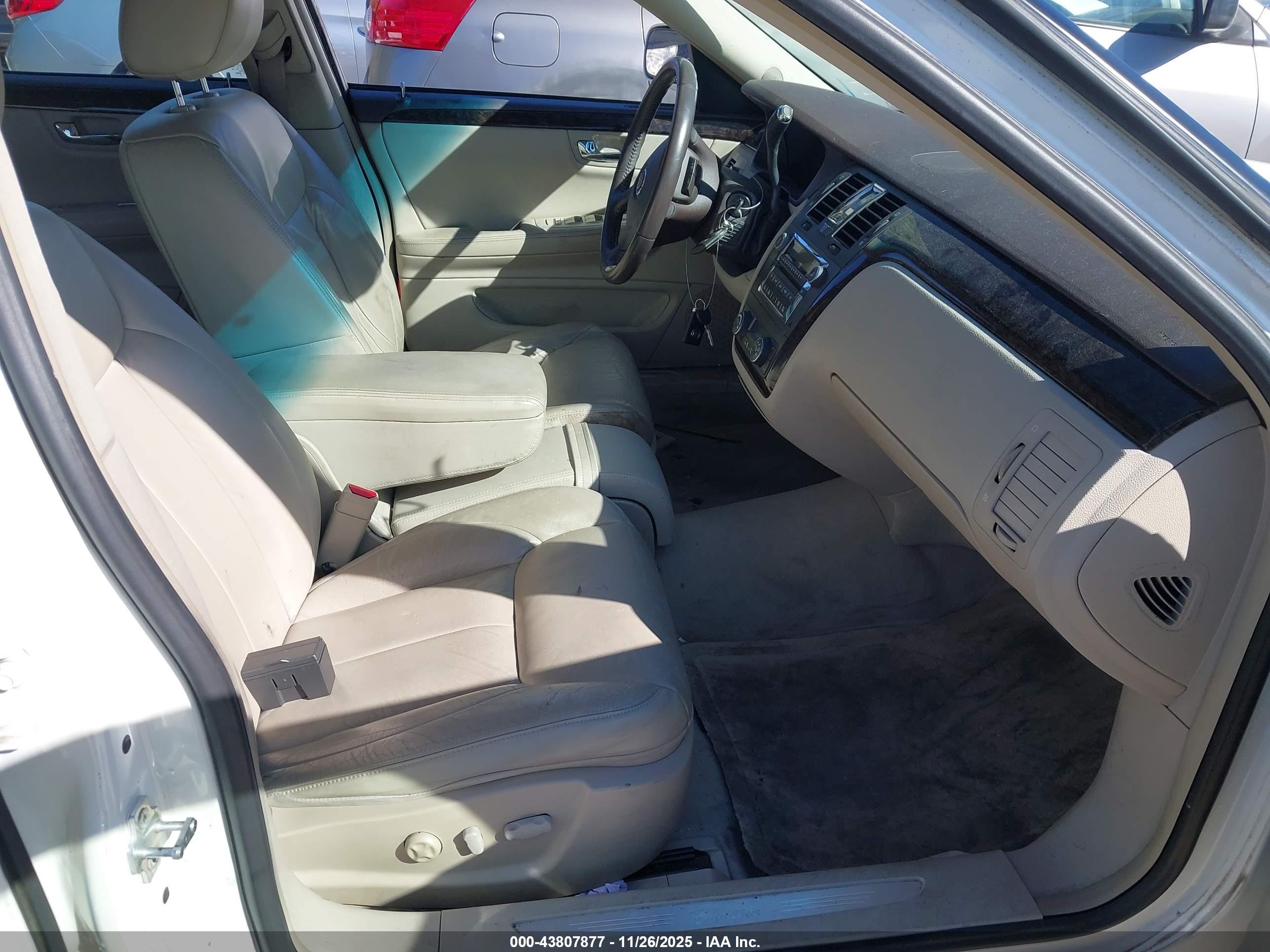 CADILLAC DTS image 5