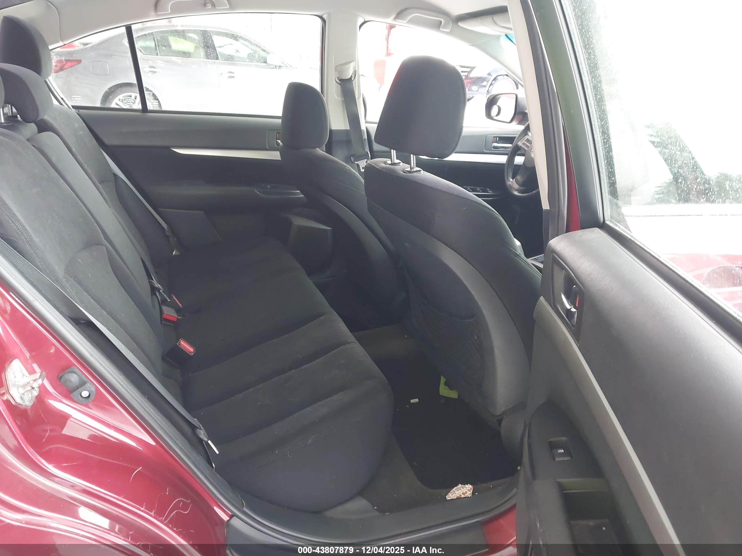 SUBARU LEGACY image 8