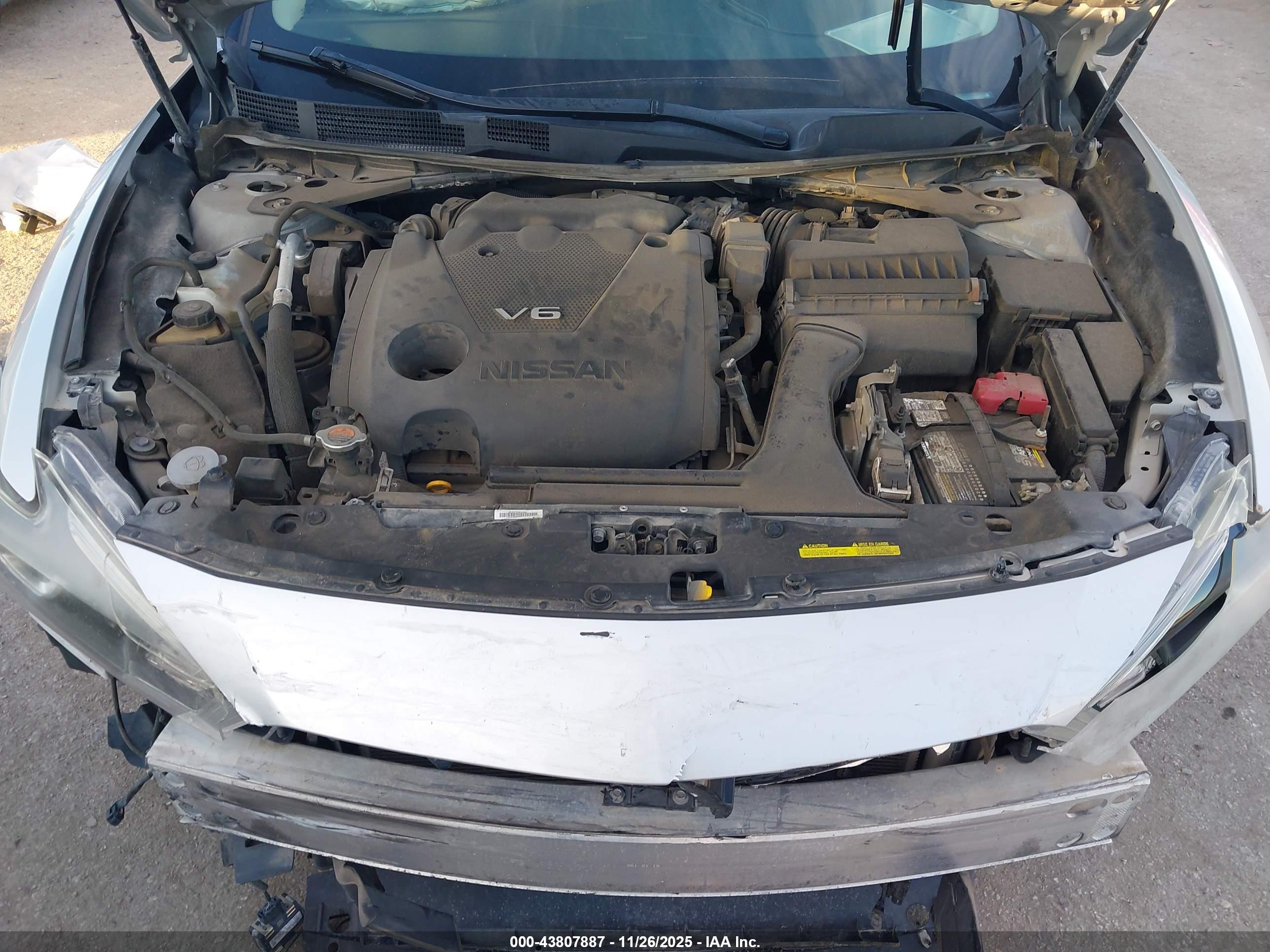 NISSAN MAXIMA image 10