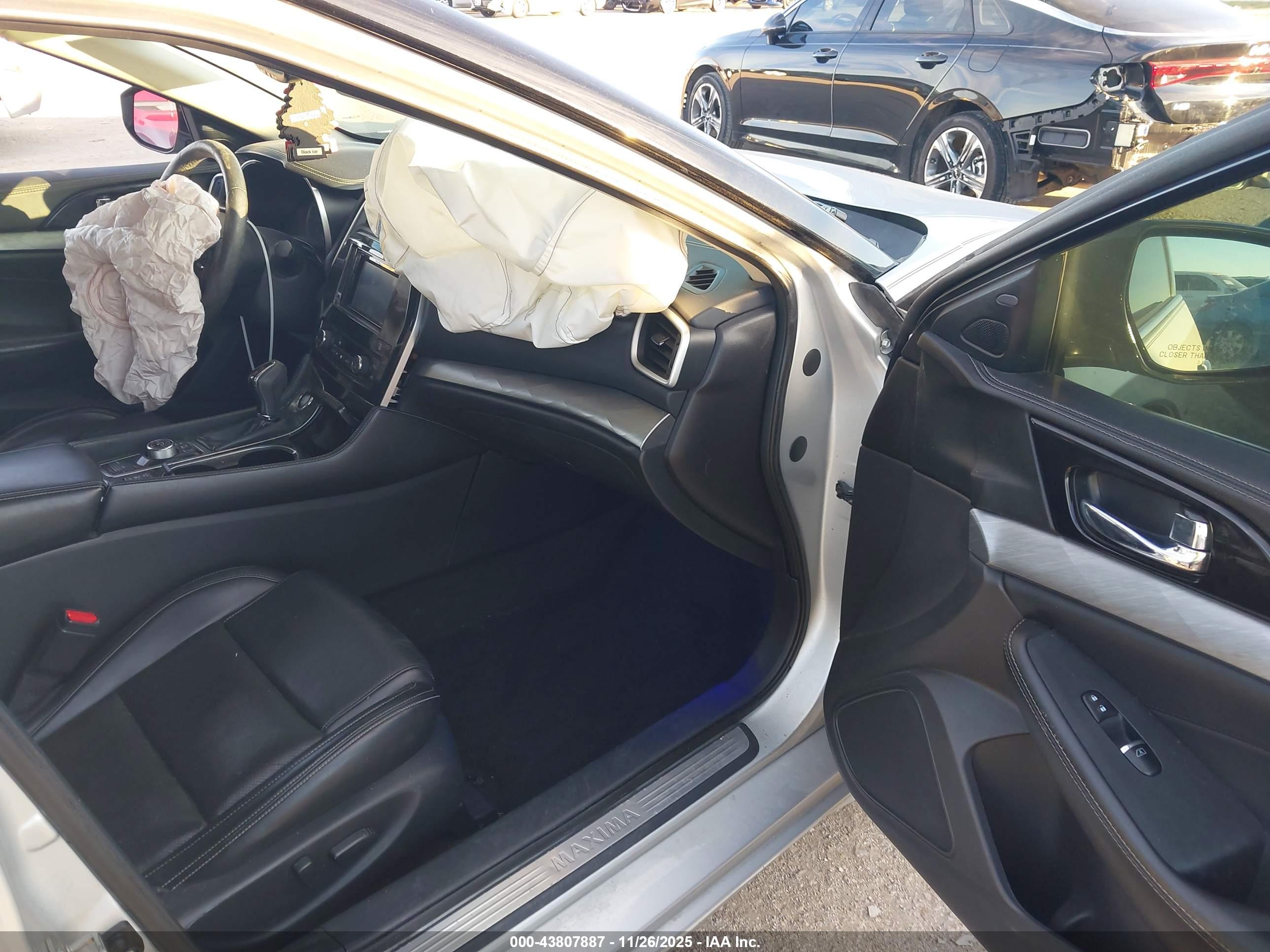 NISSAN MAXIMA image 5