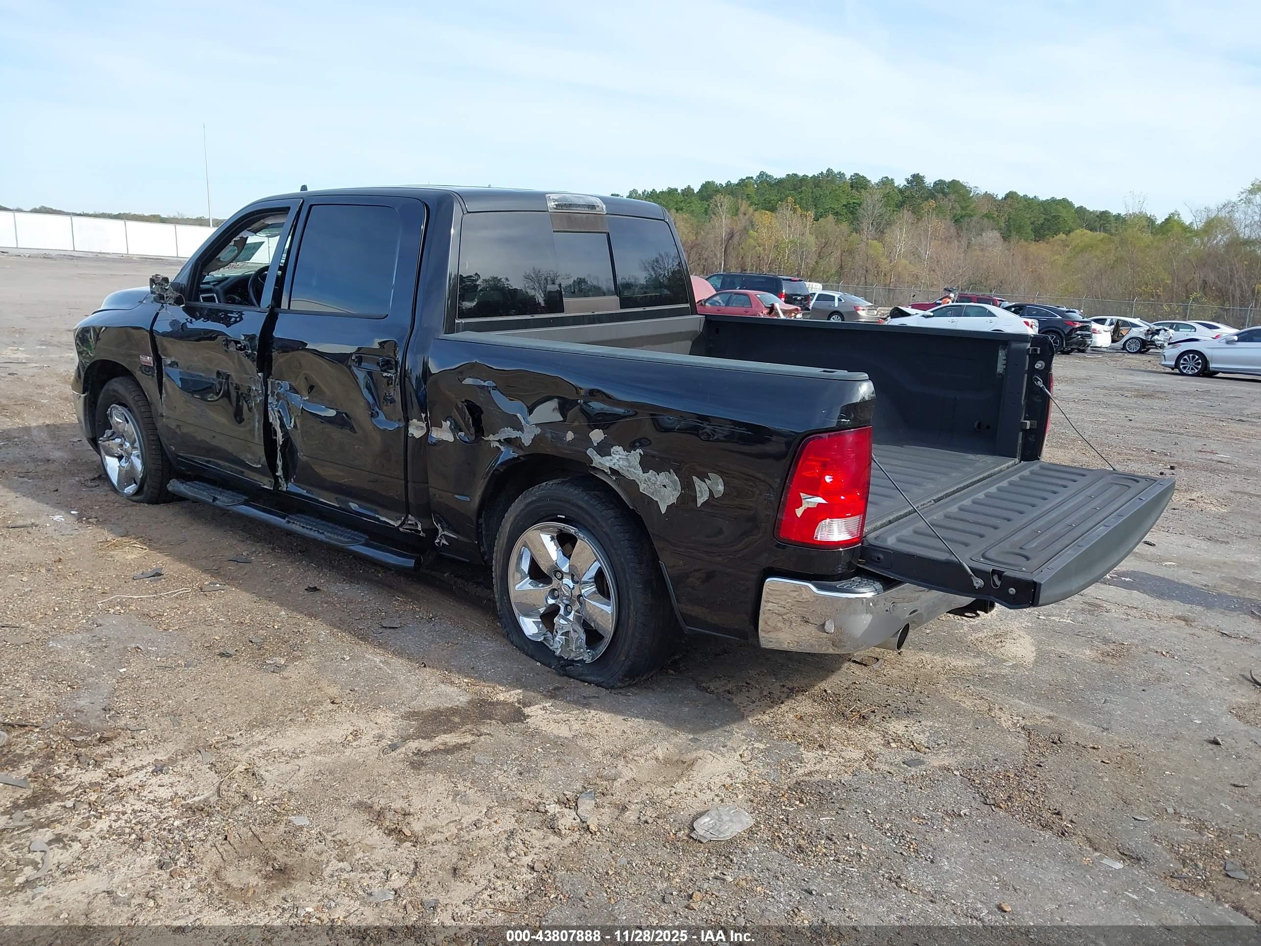RAM 1500 image 3