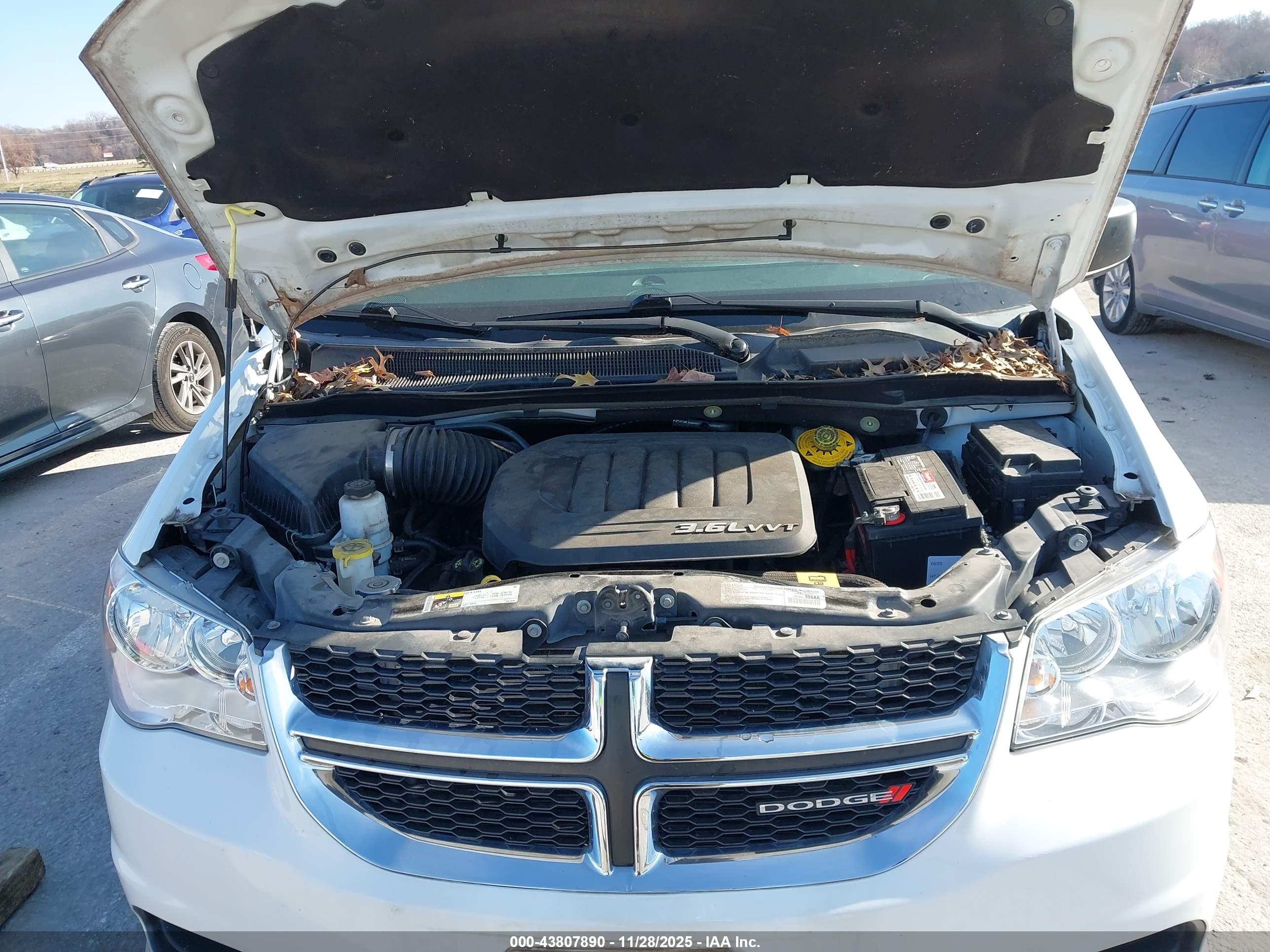 DODGE GRAND image 10