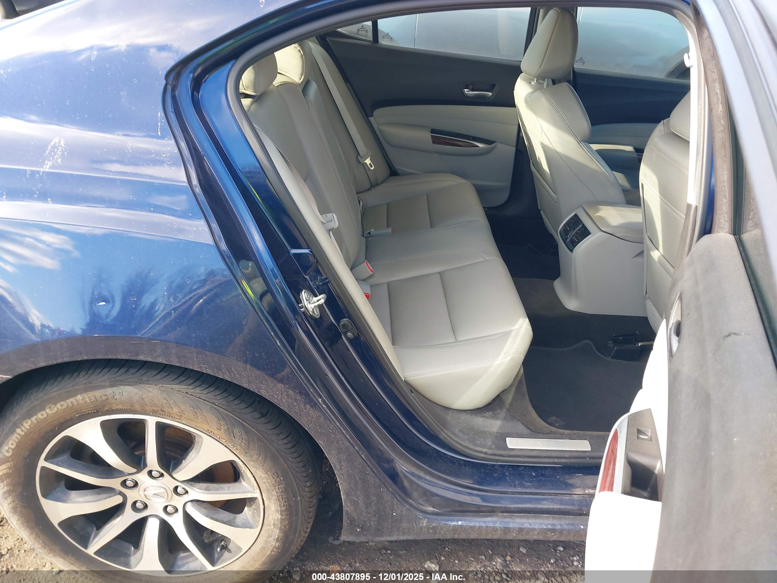ACURA TLX image 8