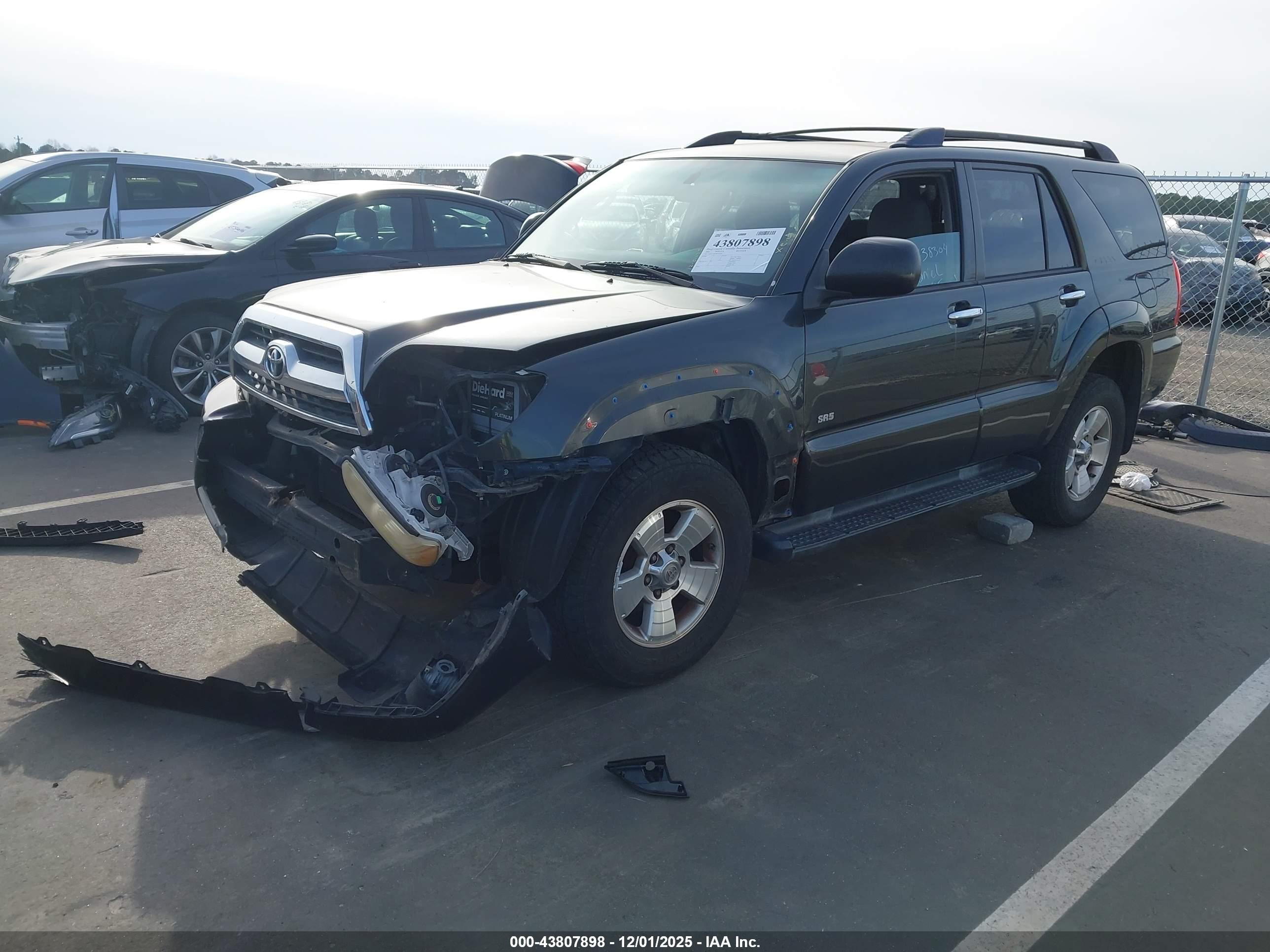 TOYOTA 4RUNNER image 2