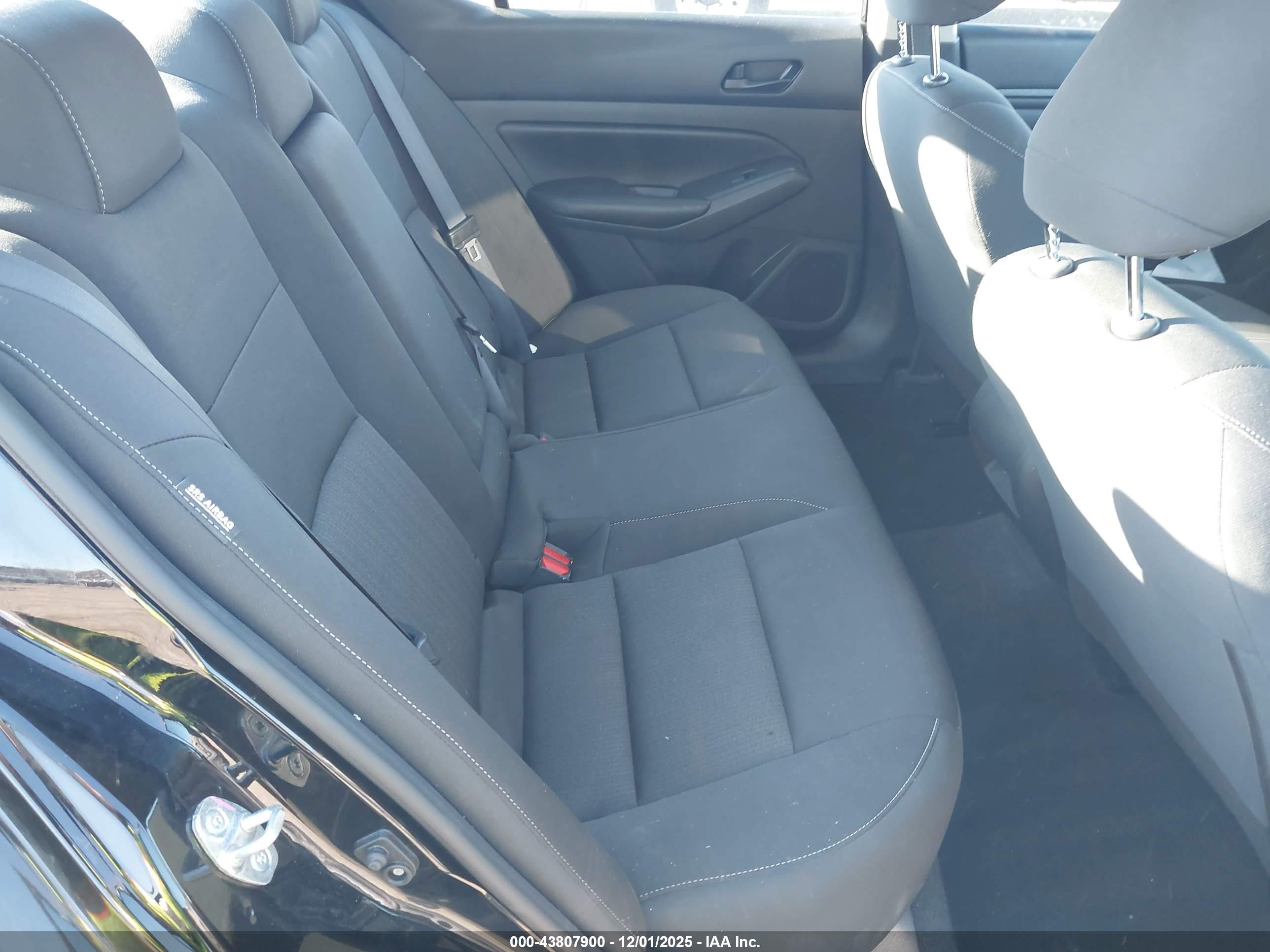 NISSAN ALTIMA image 8
