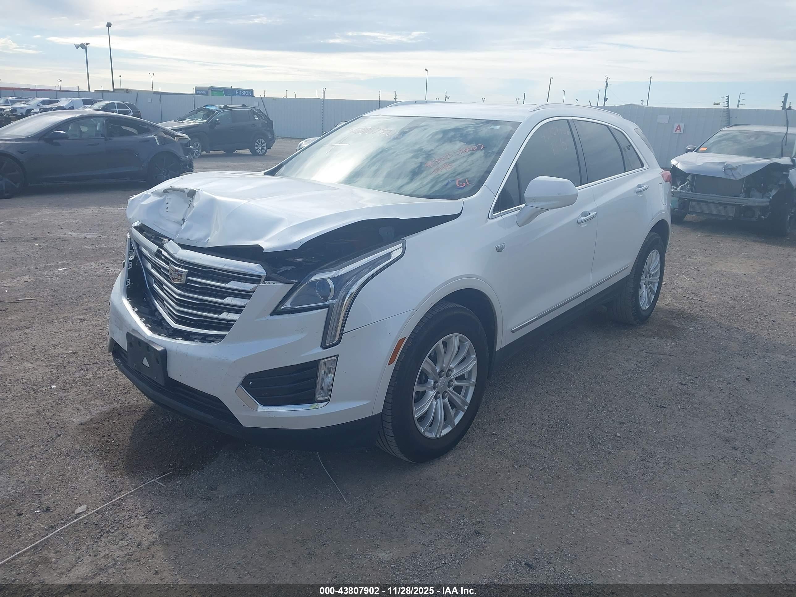 CADILLAC XT5 image 2