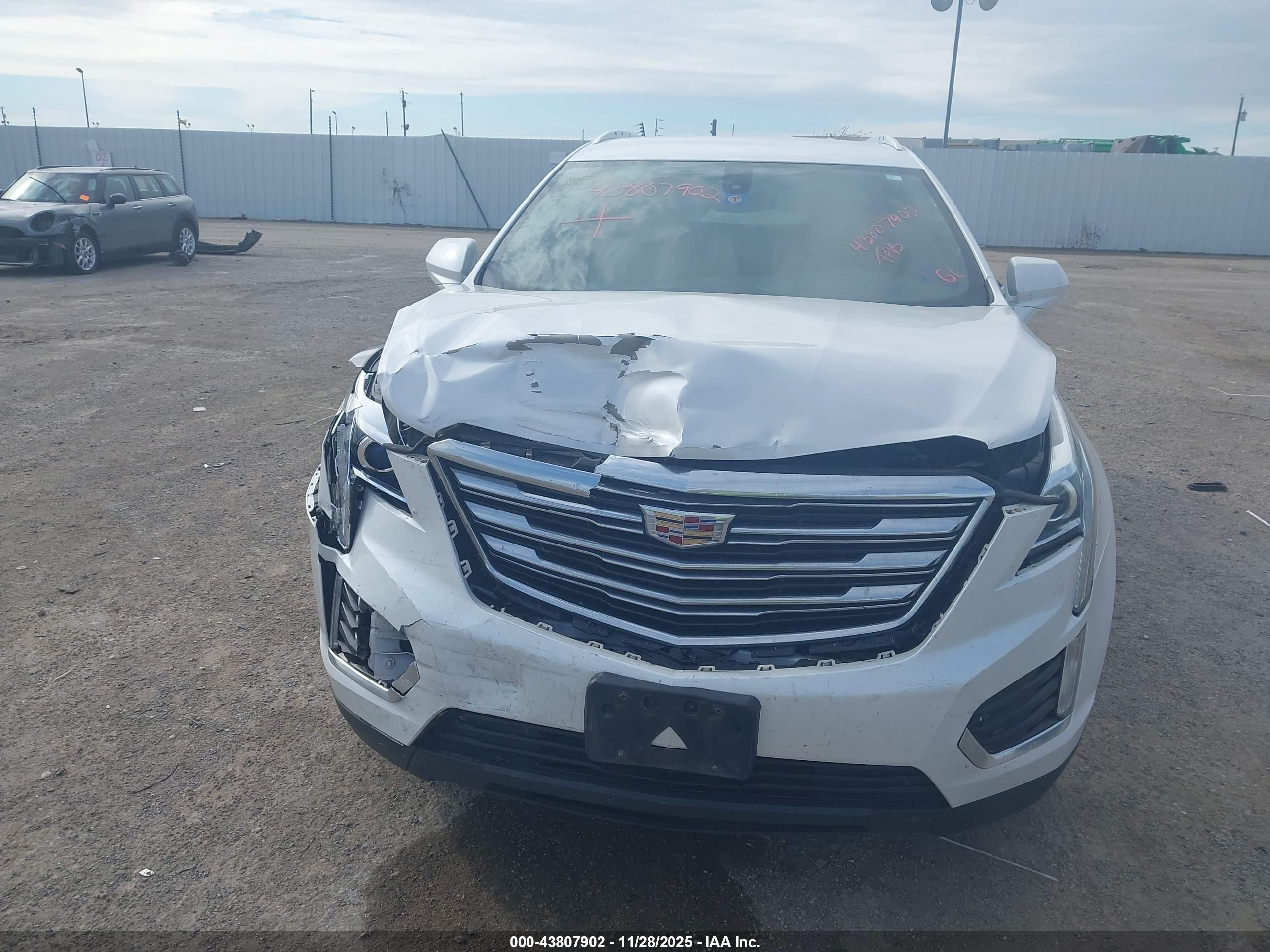 CADILLAC XT5 image 6