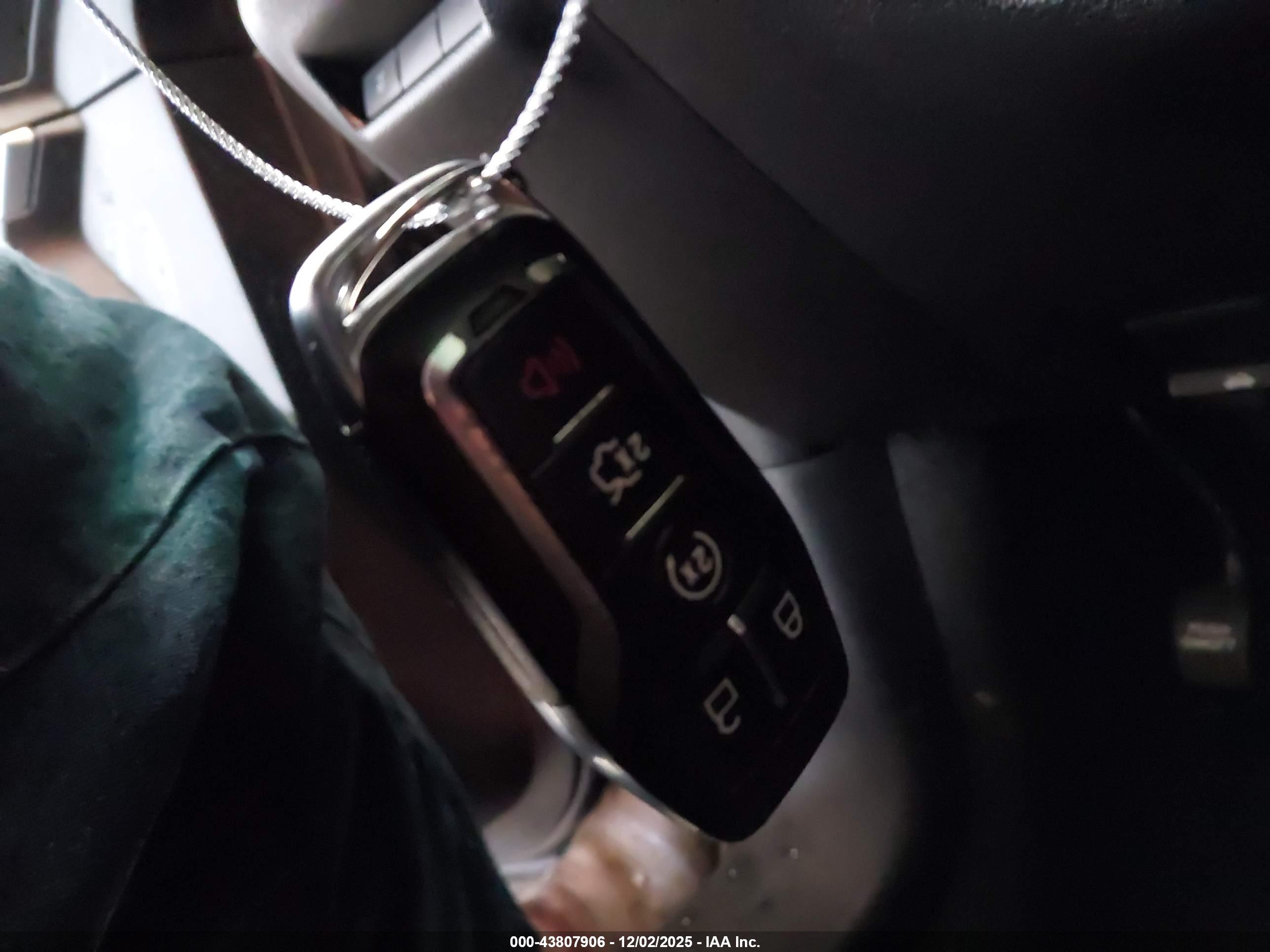 FORD EXPLORER image 11