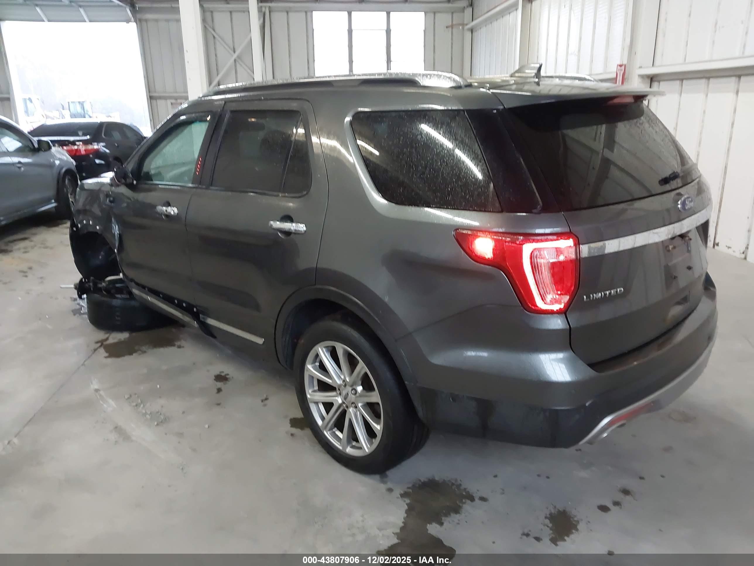 FORD EXPLORER image 3