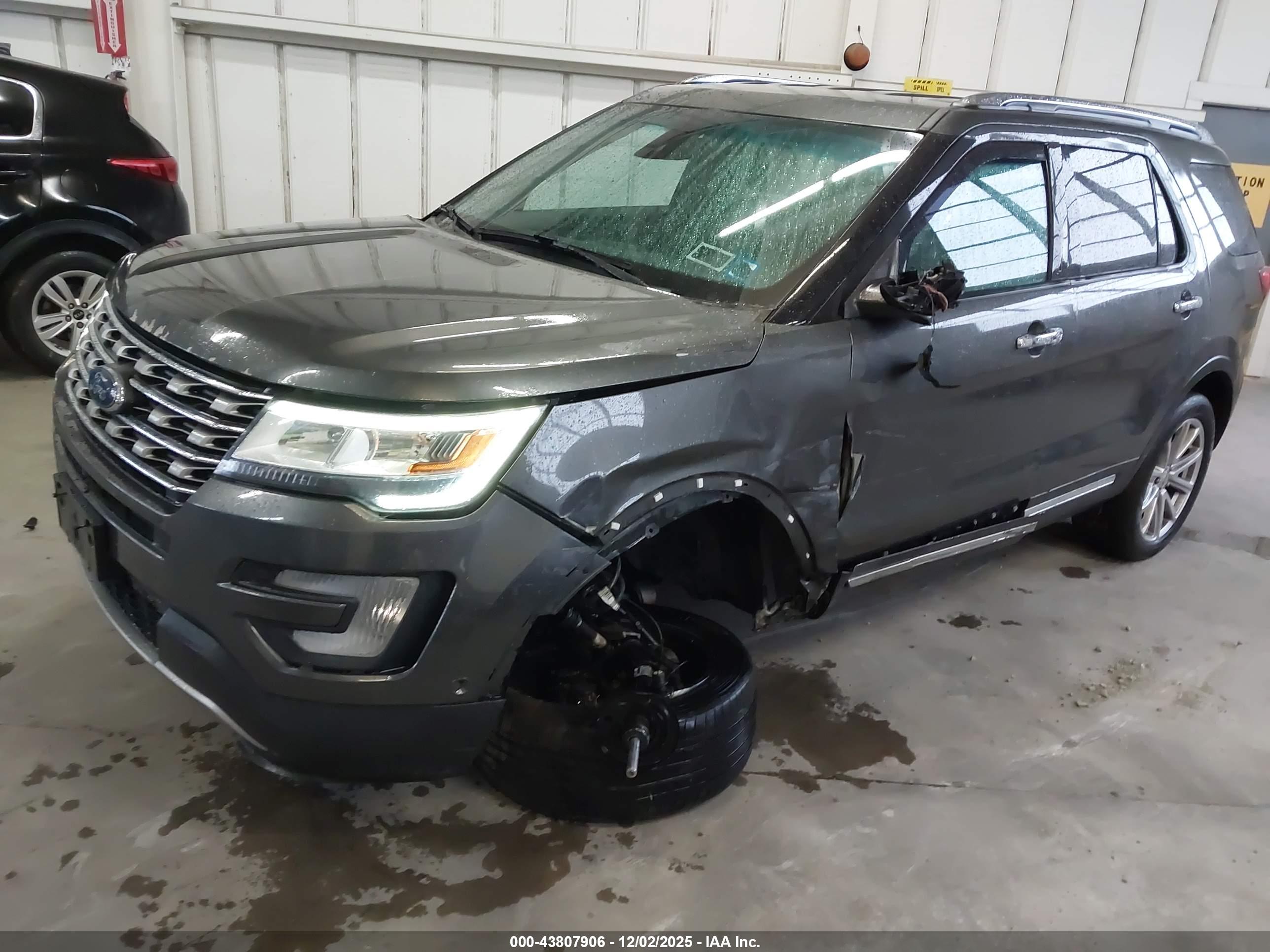 FORD EXPLORER image 6