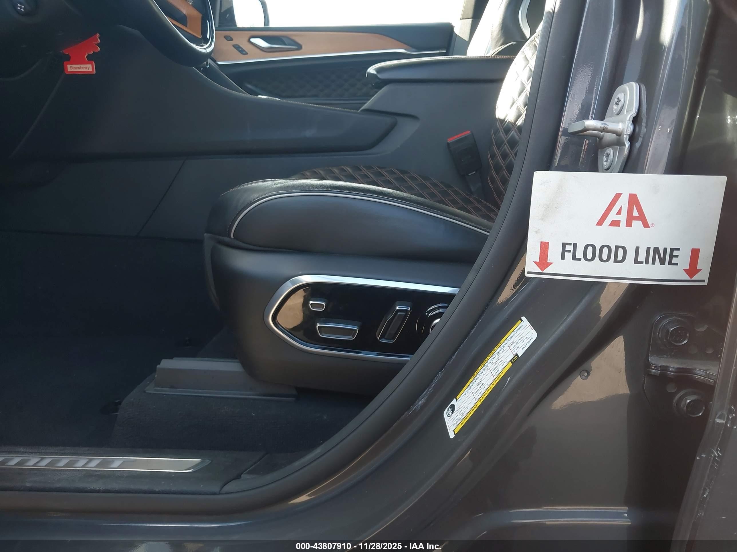 JEEP GRAND image 6