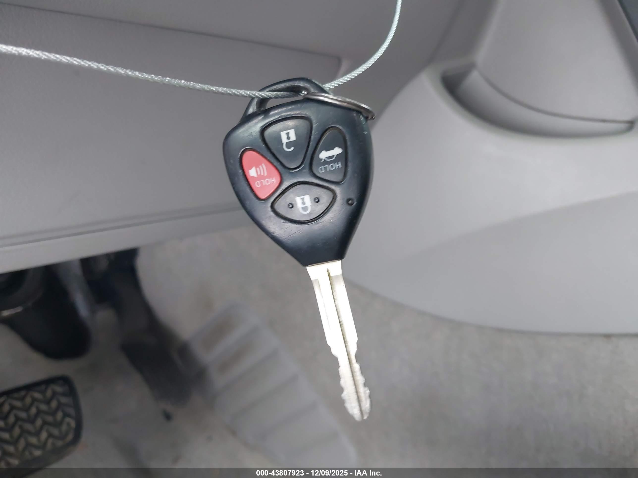 TOYOTA CAMRY image 11