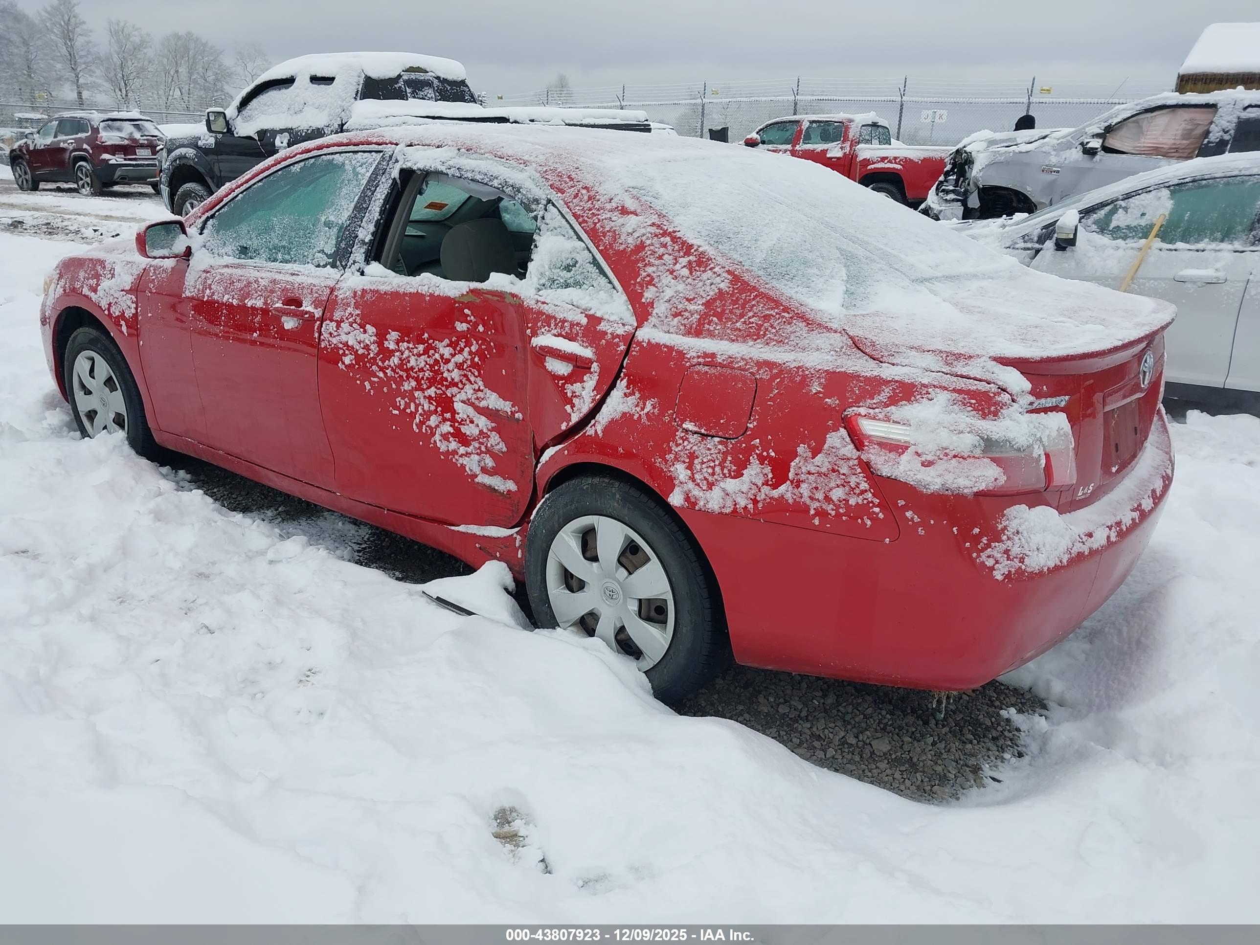 TOYOTA CAMRY image 3