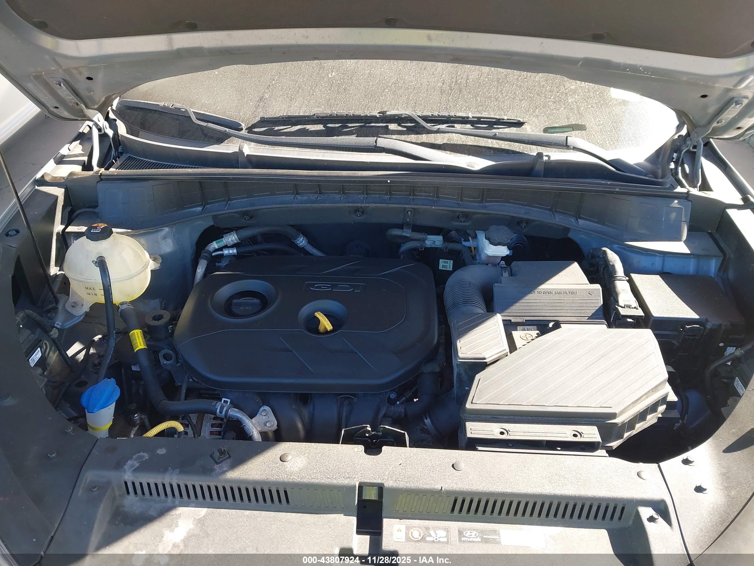 HYUNDAI TUCSON image 10