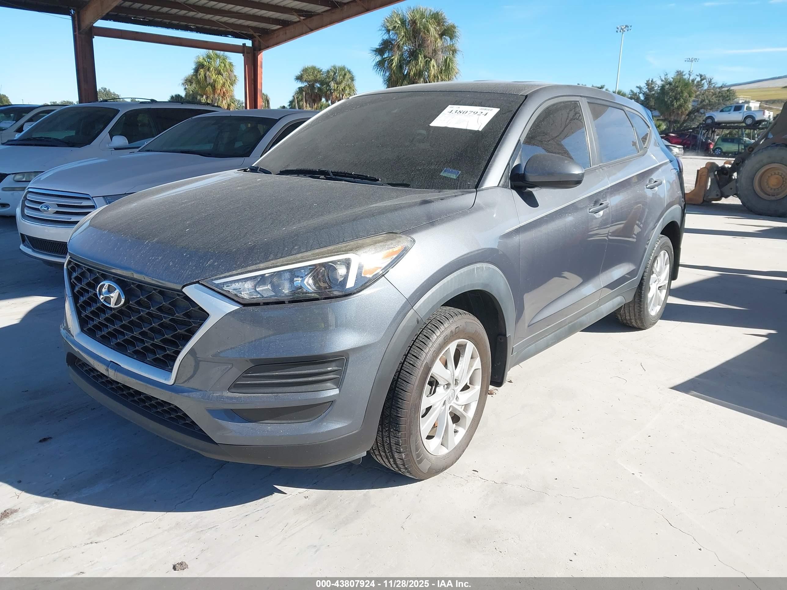 HYUNDAI TUCSON image 2