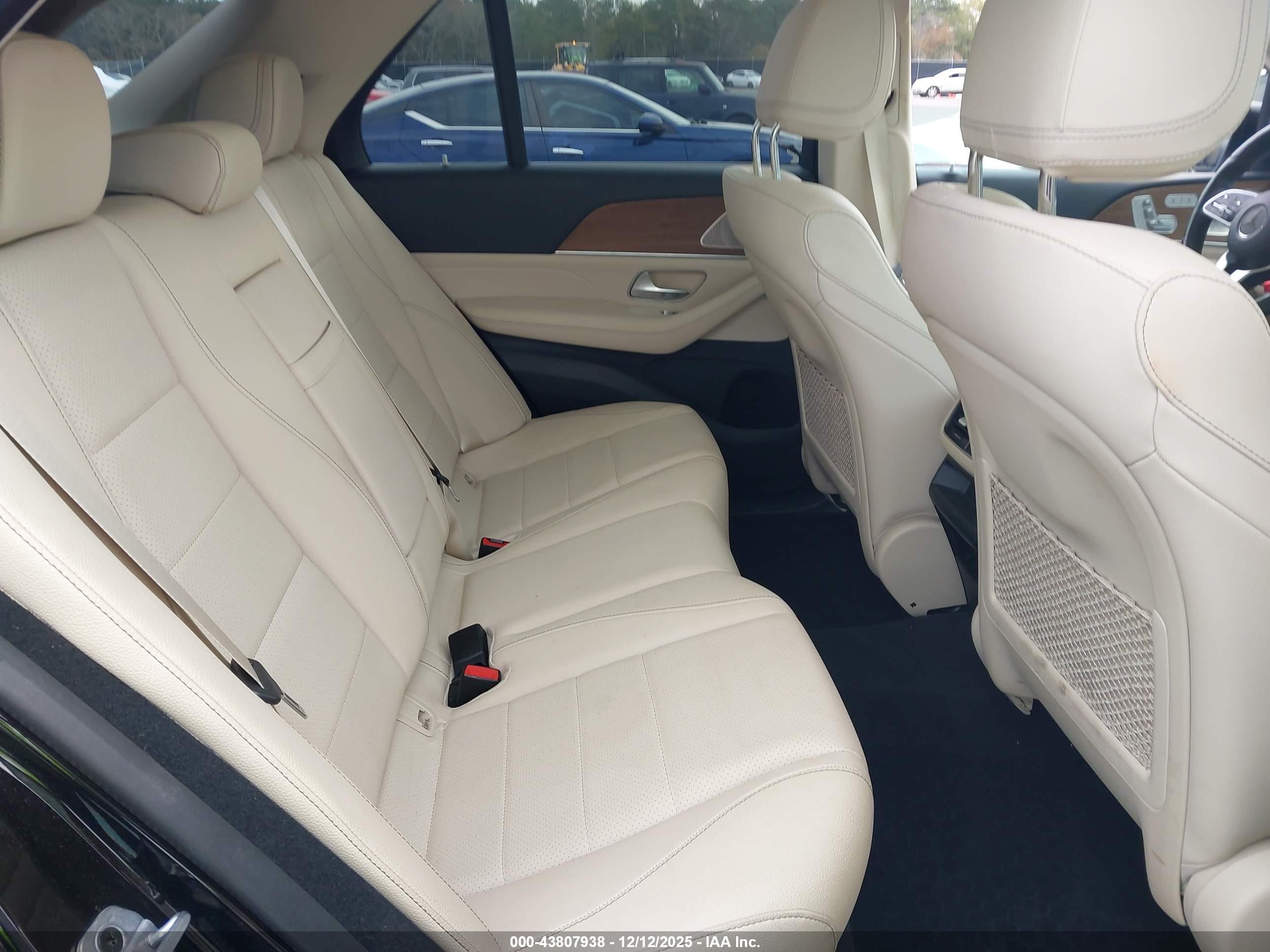 MERCEDES-BENZ GLE image 8