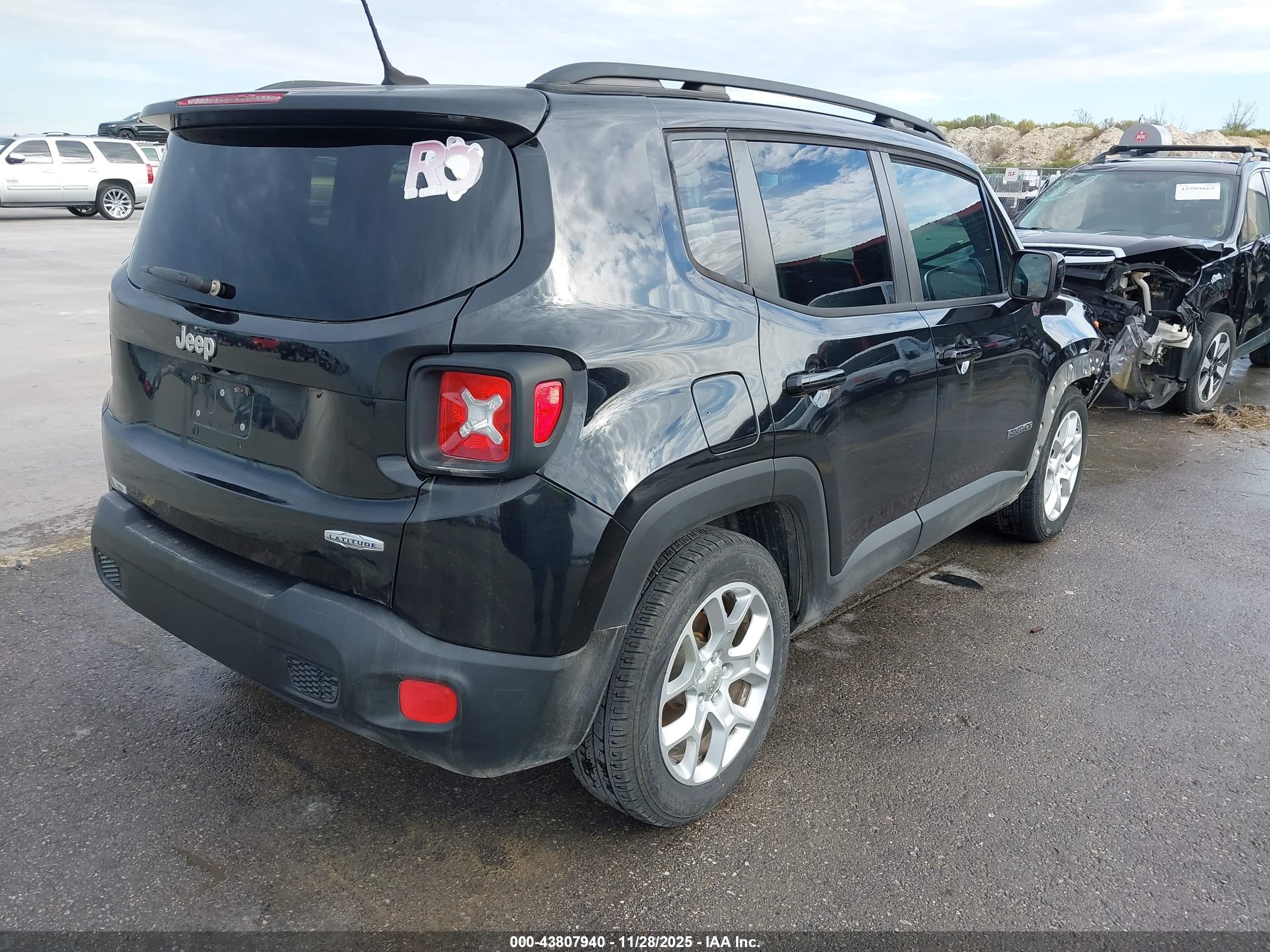 JEEP RENEGADE image 4