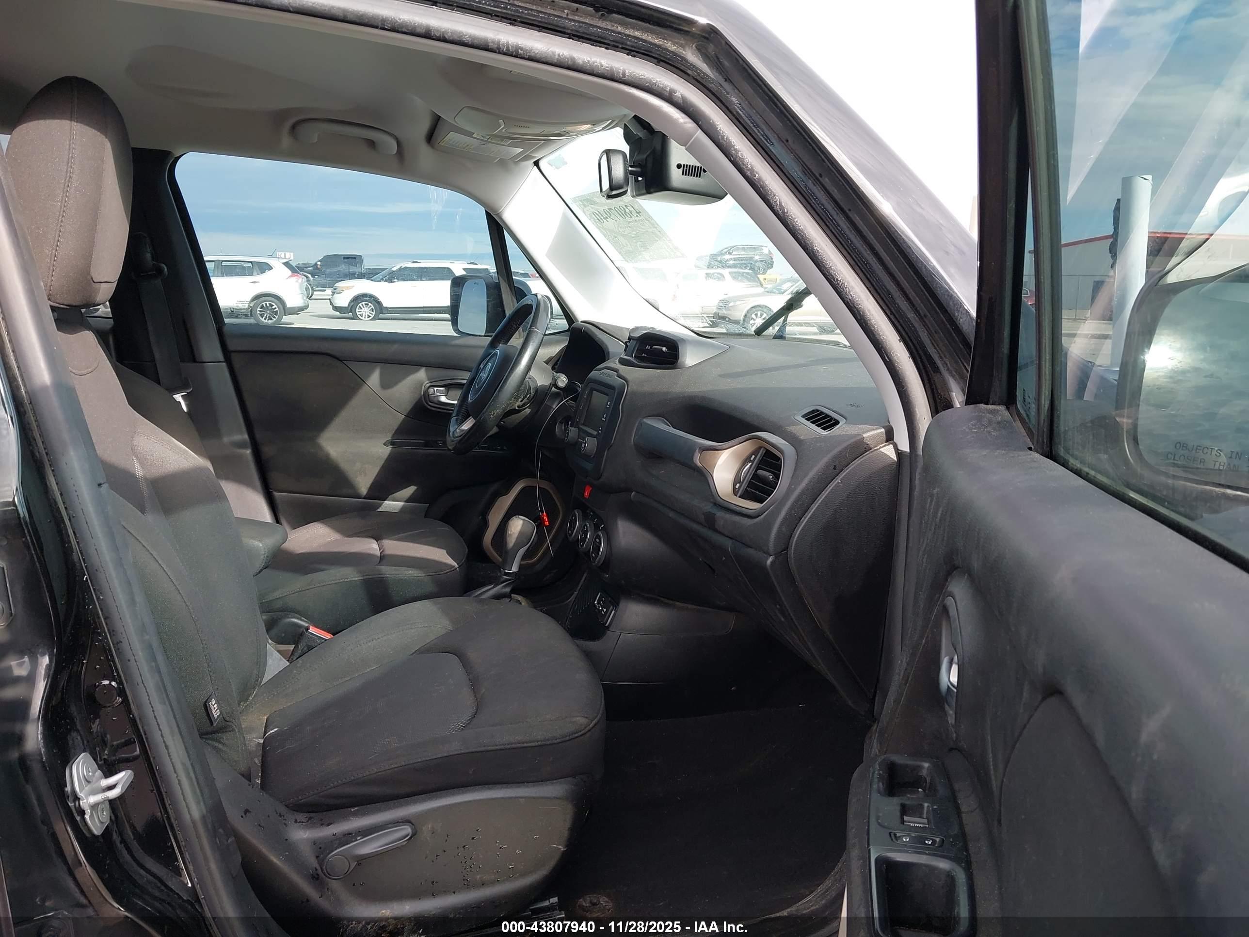 JEEP RENEGADE image 5