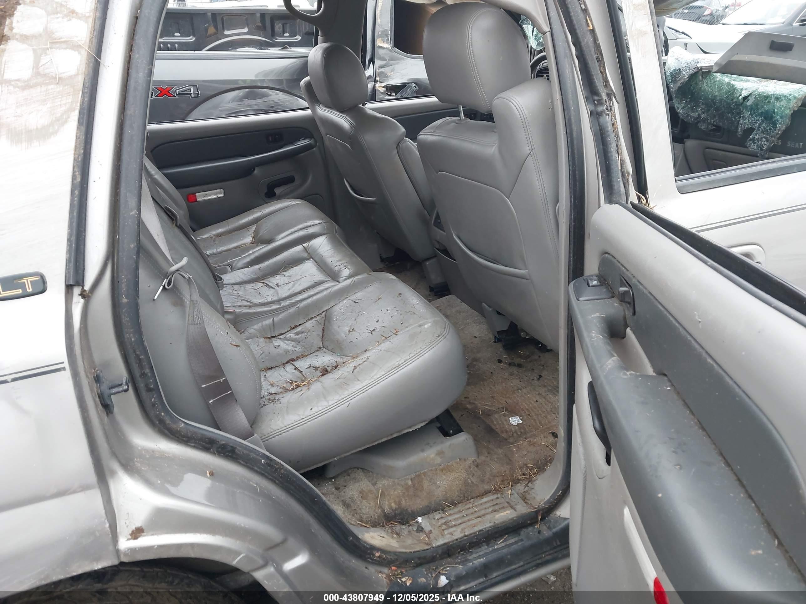 CHEVROLET TAHOE image 8