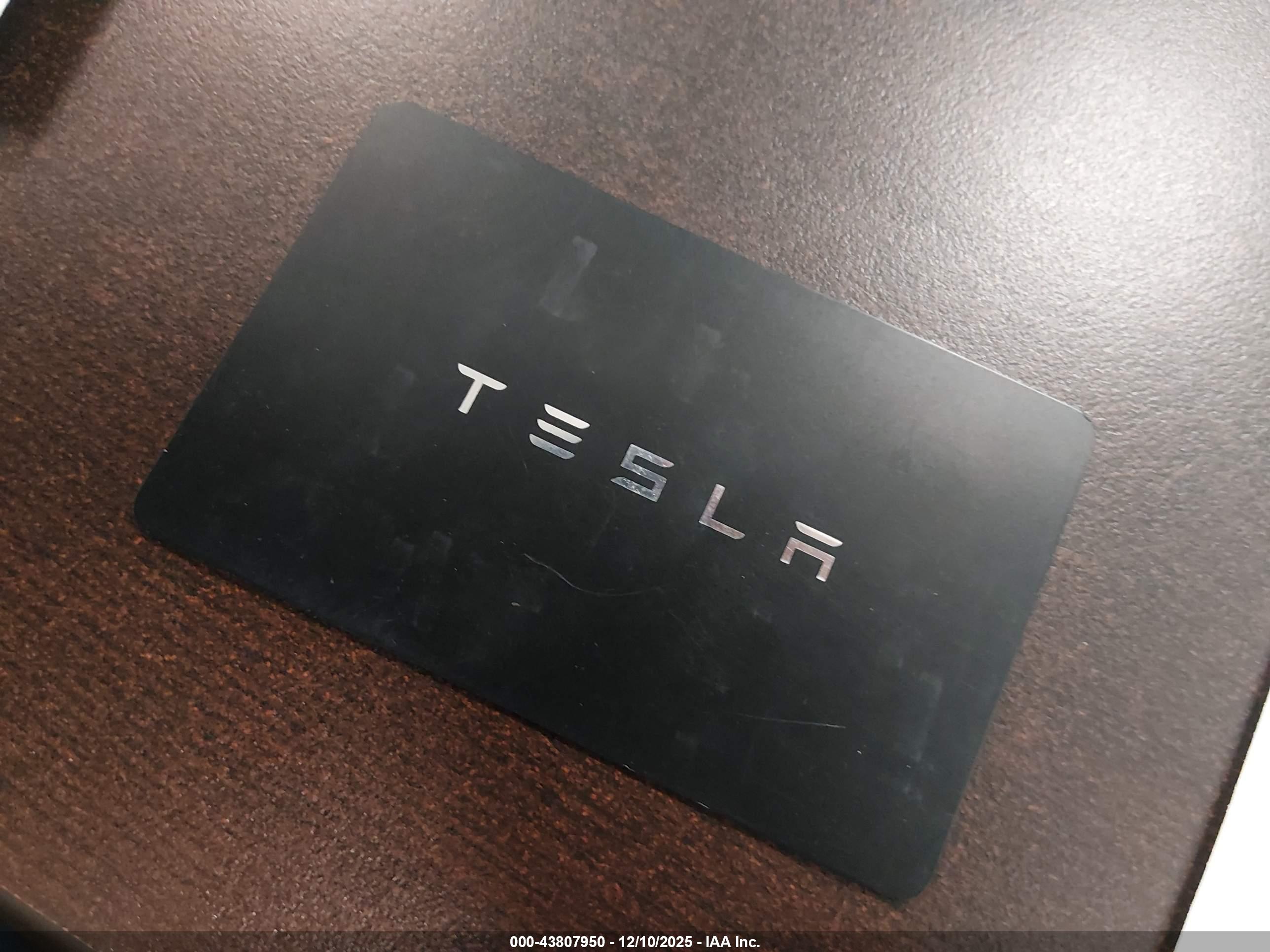 TESLA MODEL image 11