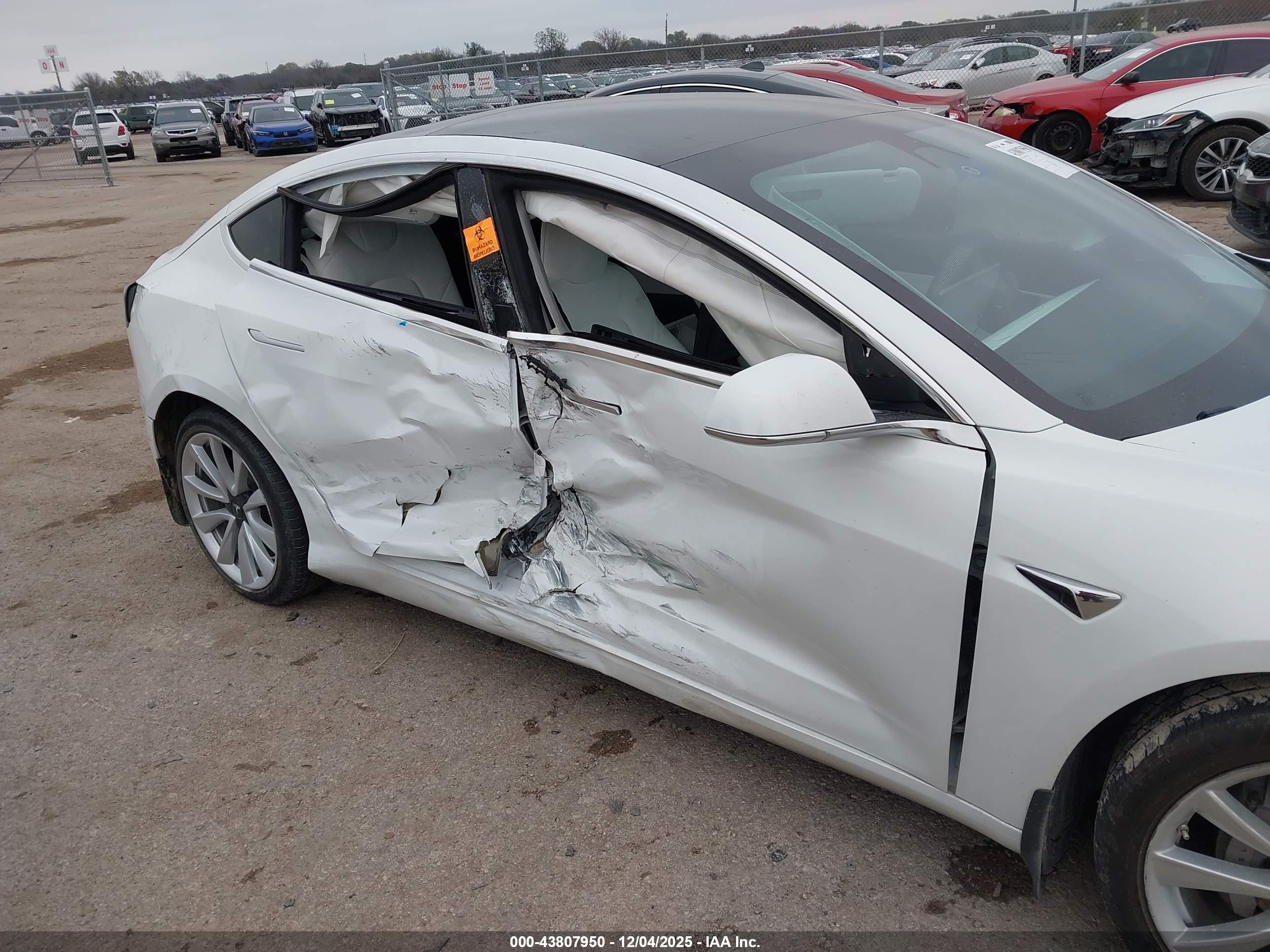 TESLA MODEL image 6